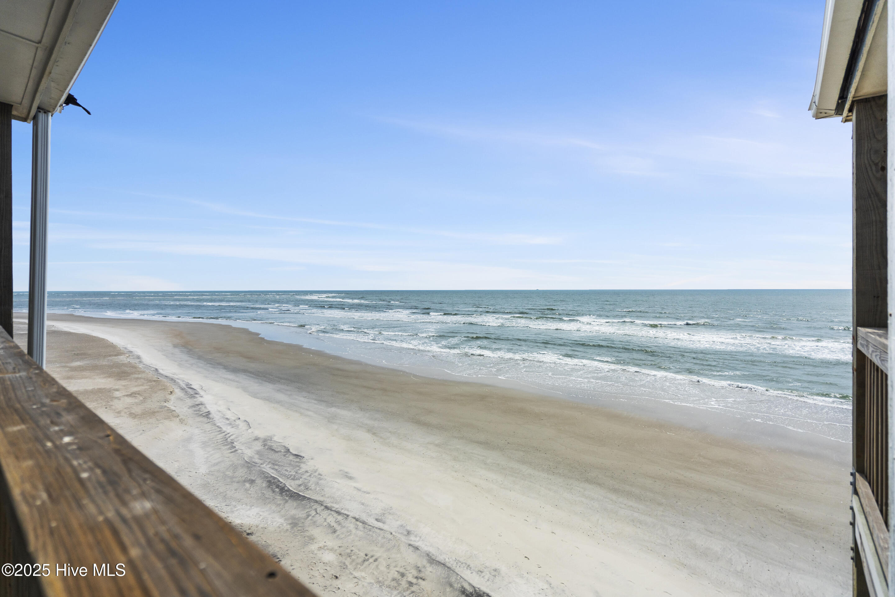 100502561 | Photo 21