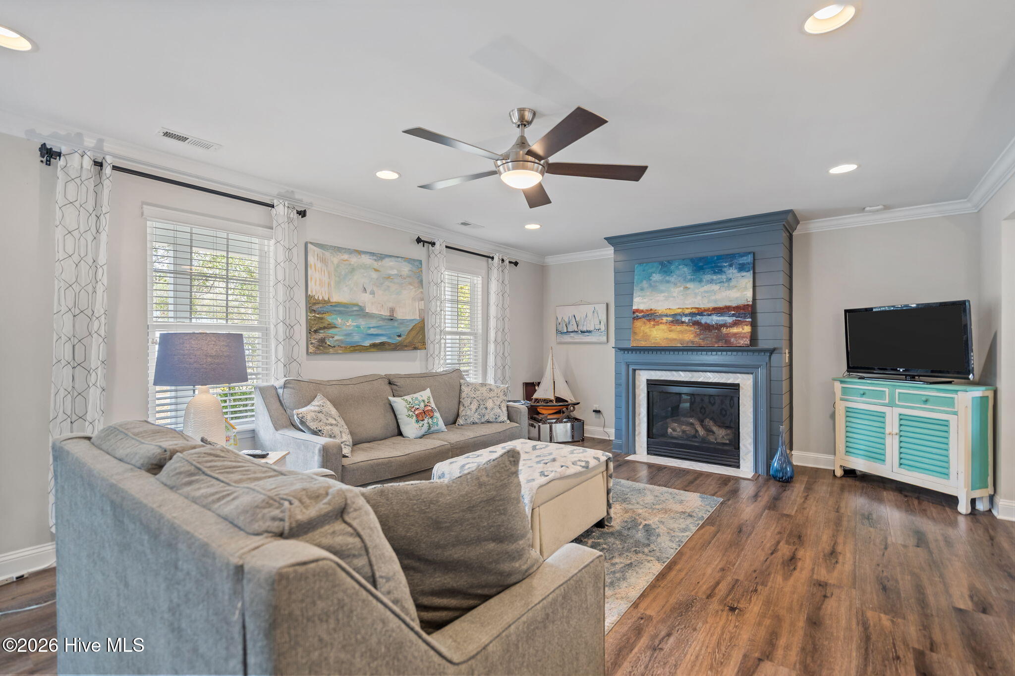 100558103 | Photo 10