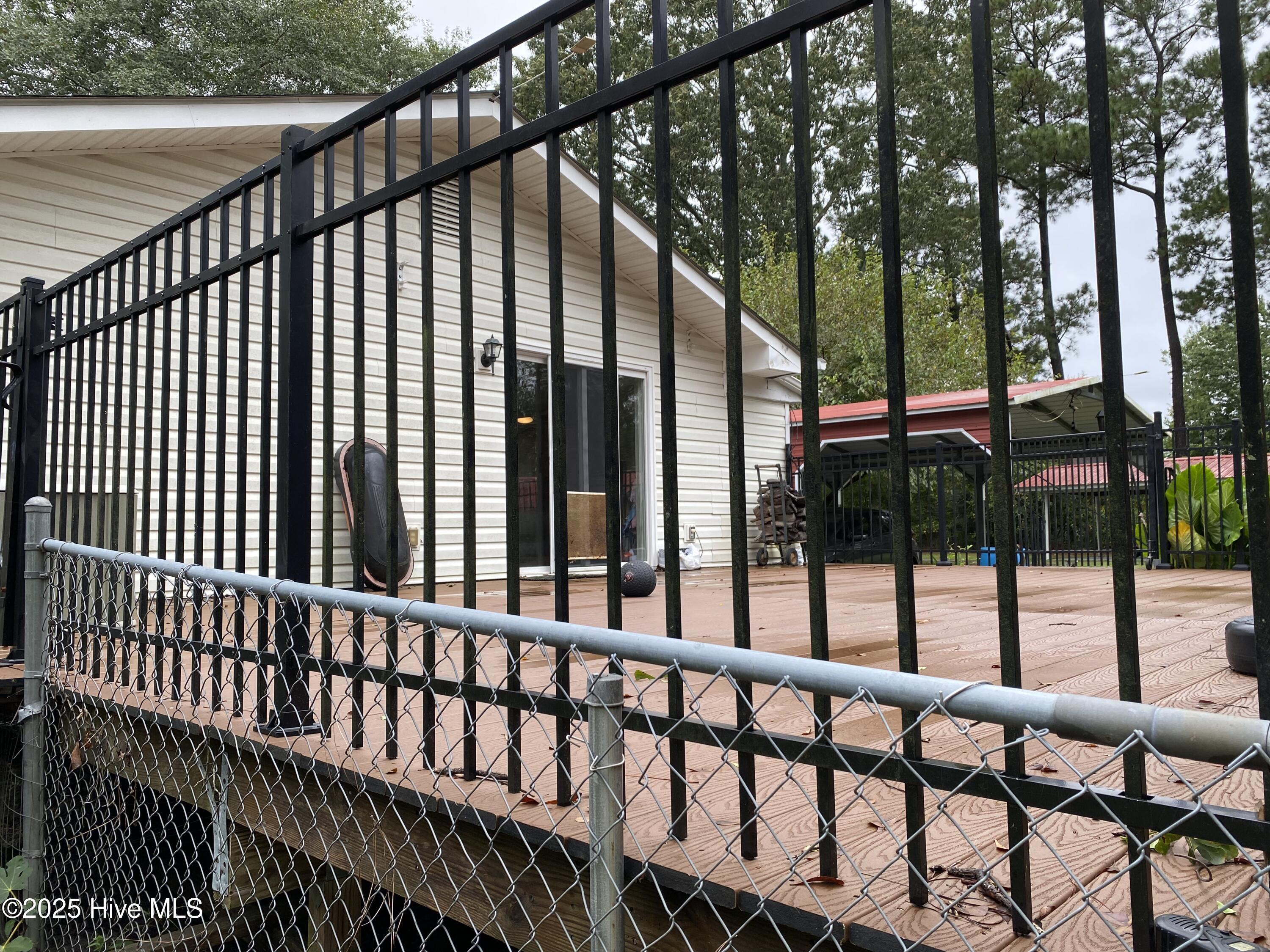 100533664 | Photo 15