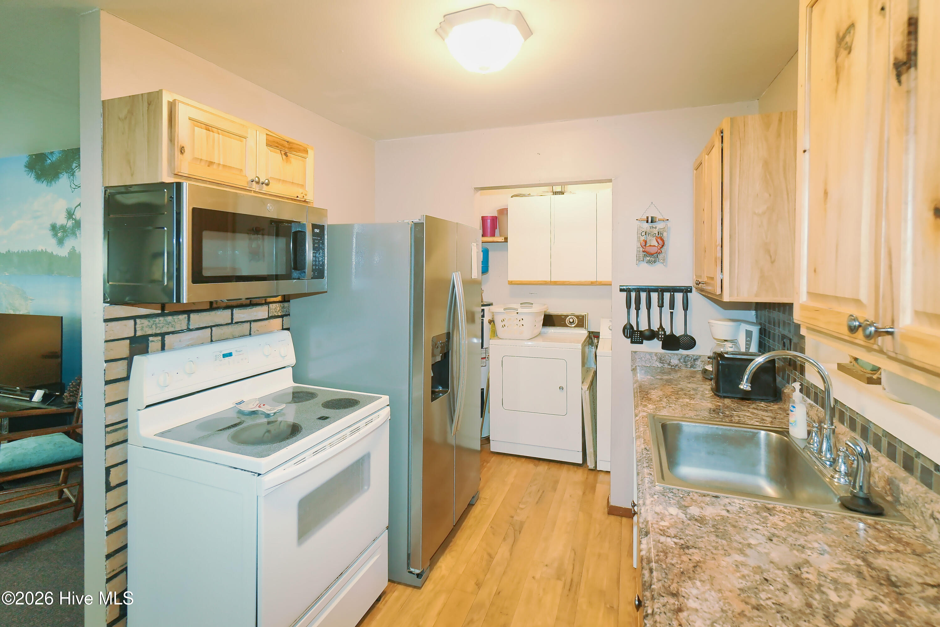 100550833 | Photo 10