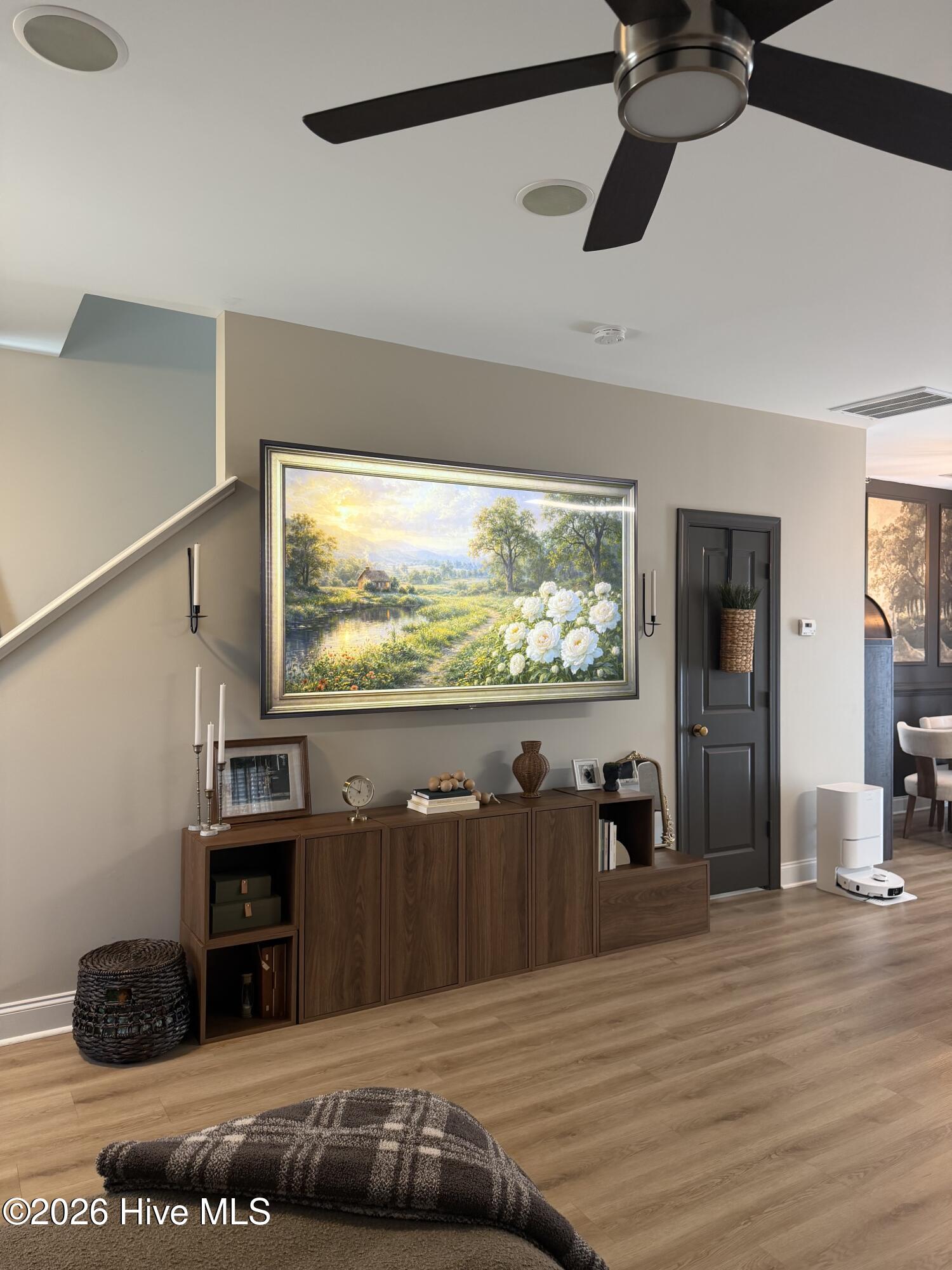 100568298 | Photo 14