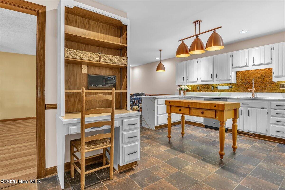 100565591 | Photo 12