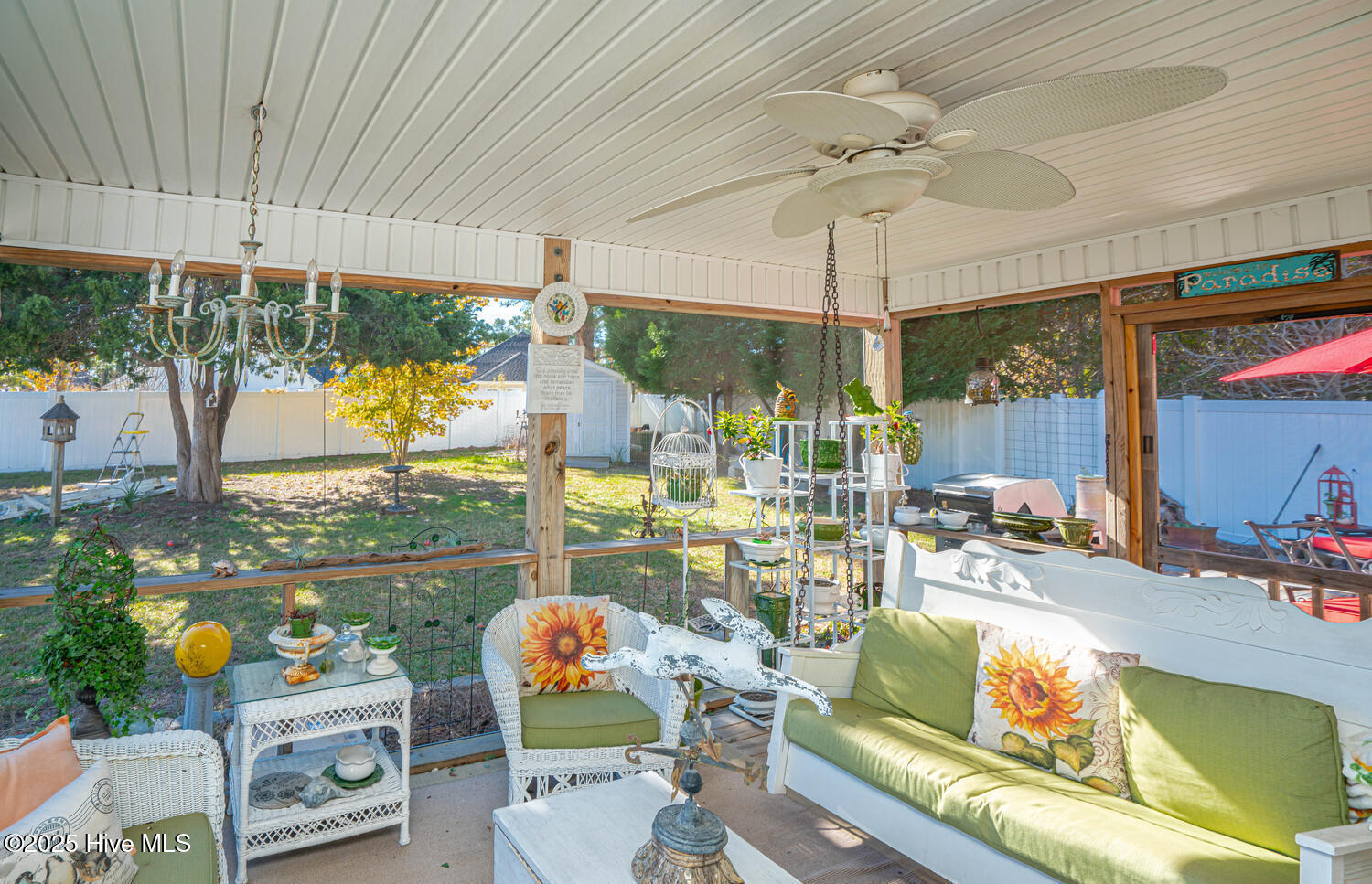 100542303 | Photo 31