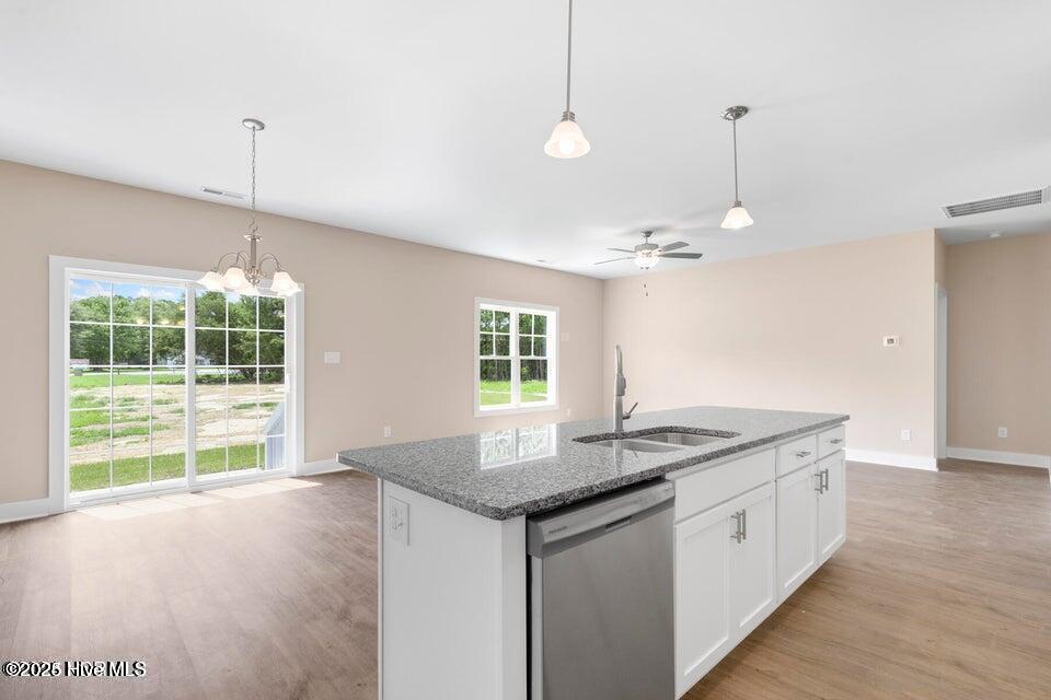 319 E Theriault Court, Jacksonville, NC, 28540