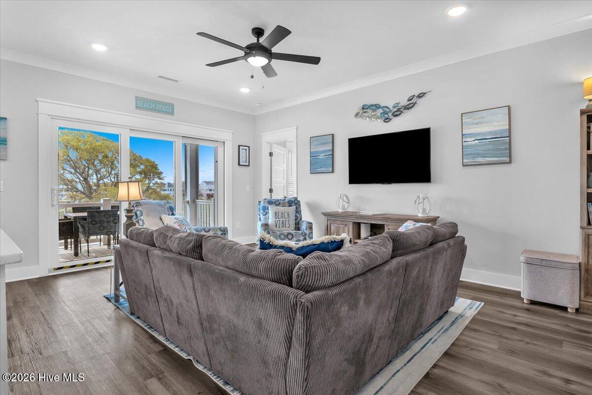 100565716 | Photo 26