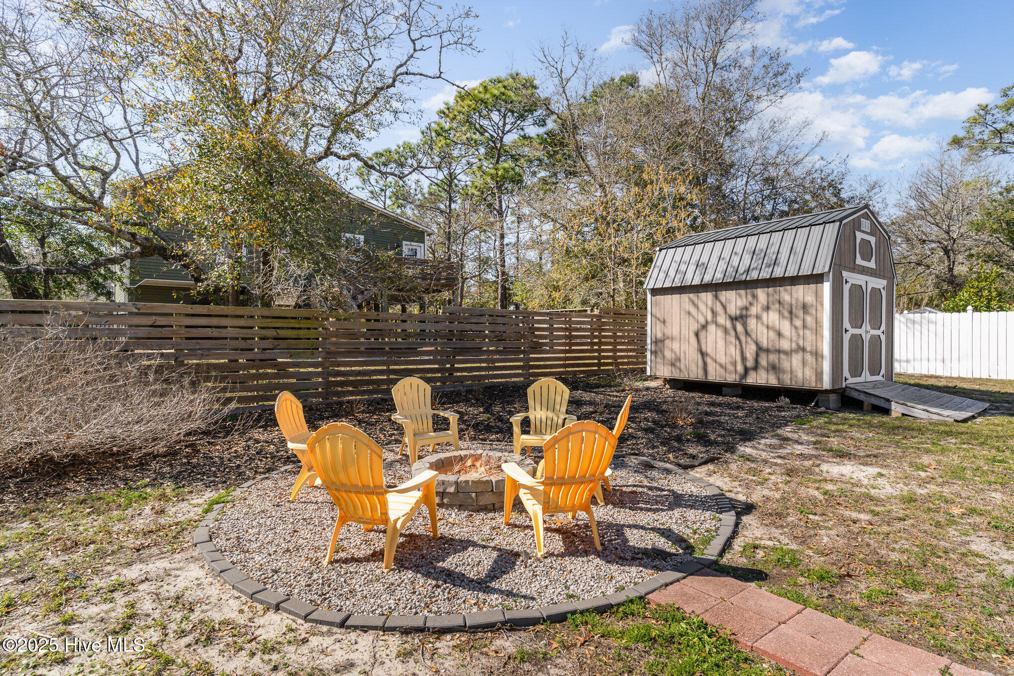 100497000 | Photo 32