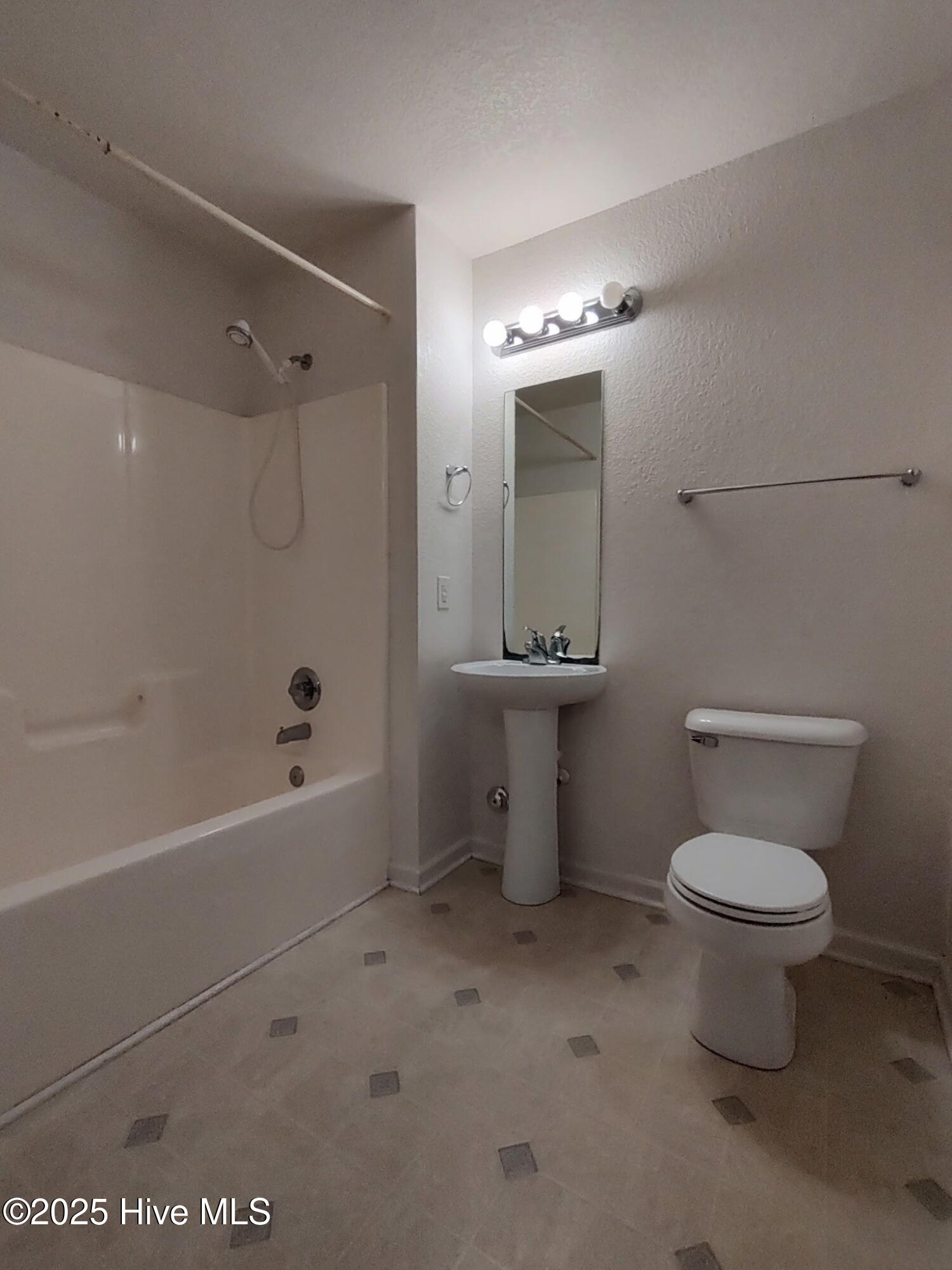 100546478 | Photo 12