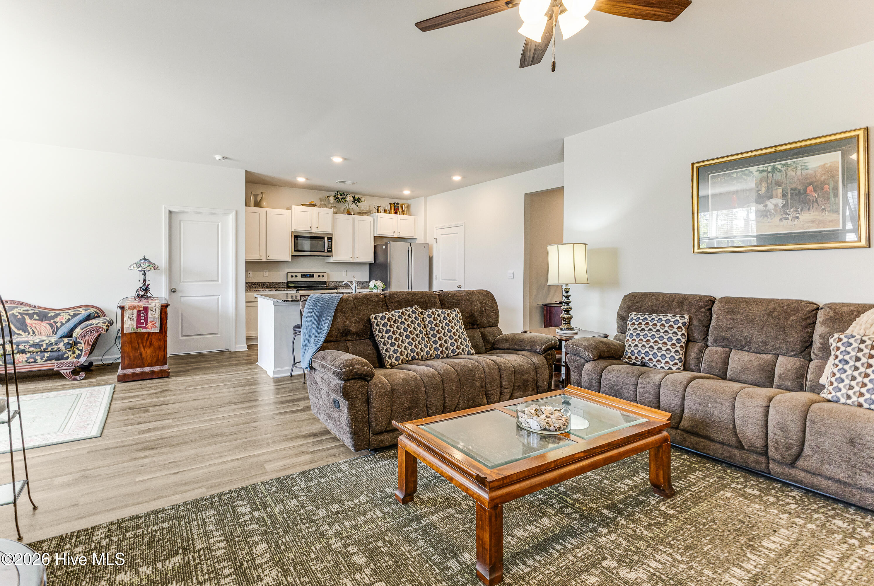 100566336 | Photo 21