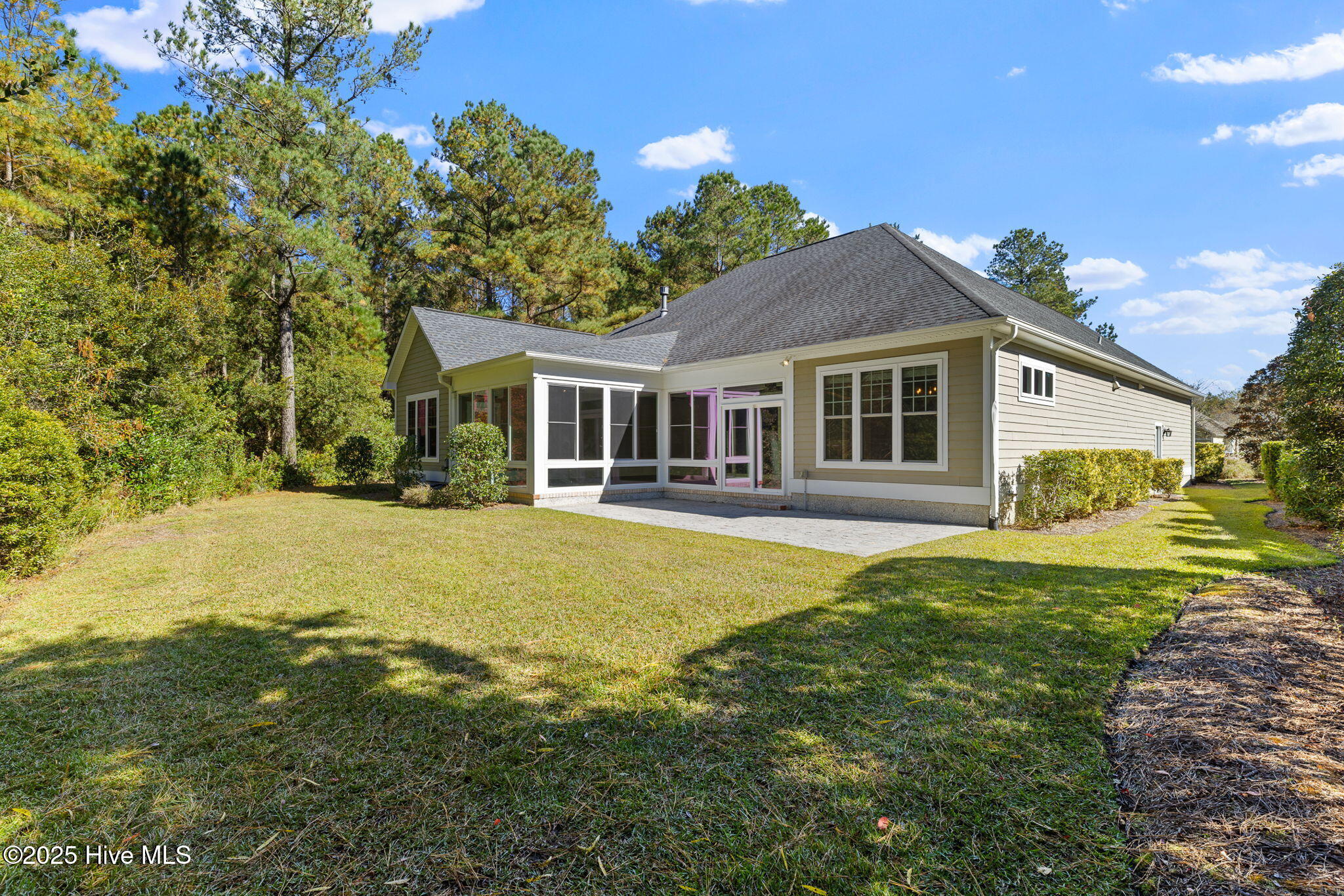 100542044 | Photo 48