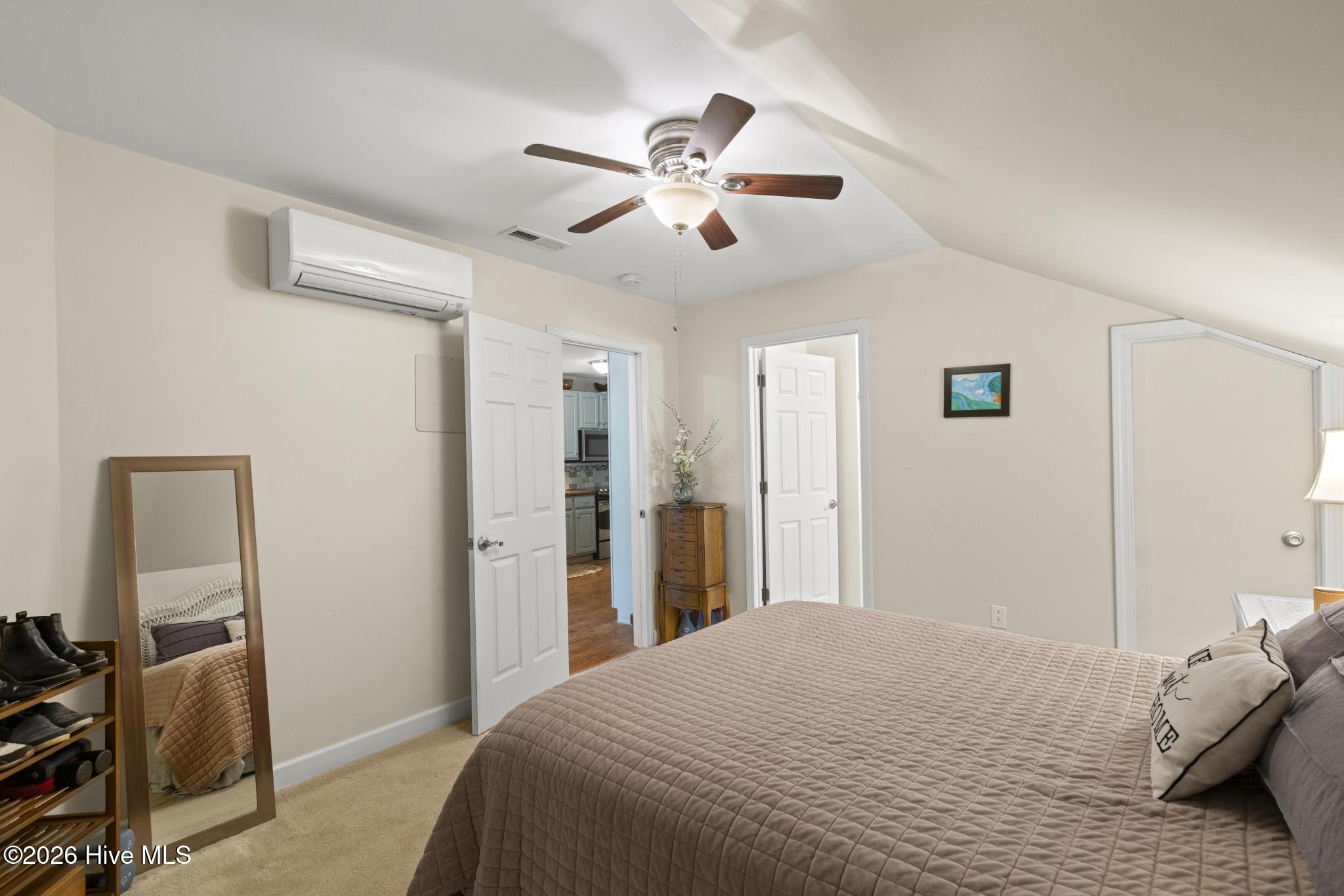 100569223 | Photo 46