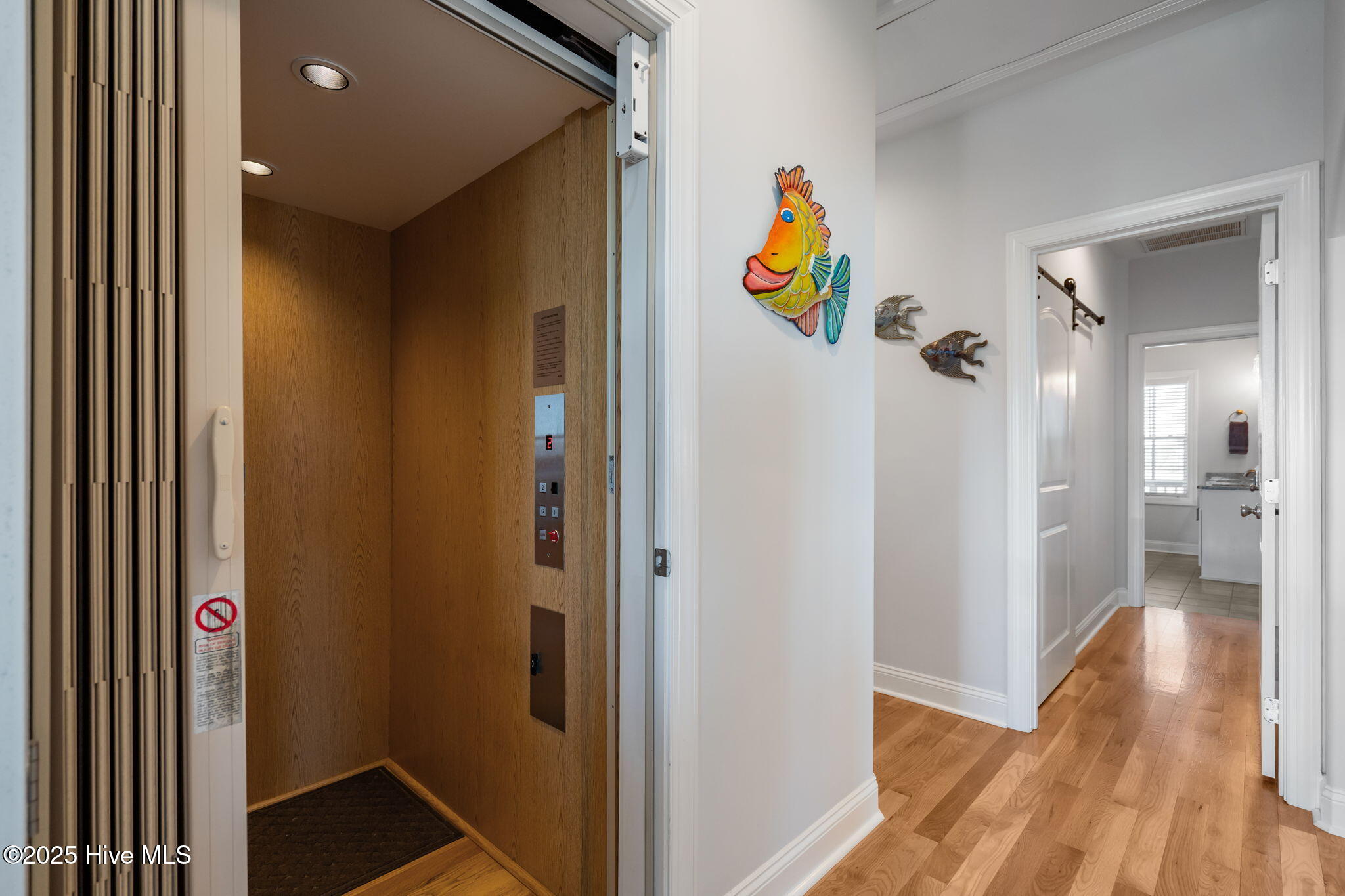 100543391 | Photo 38