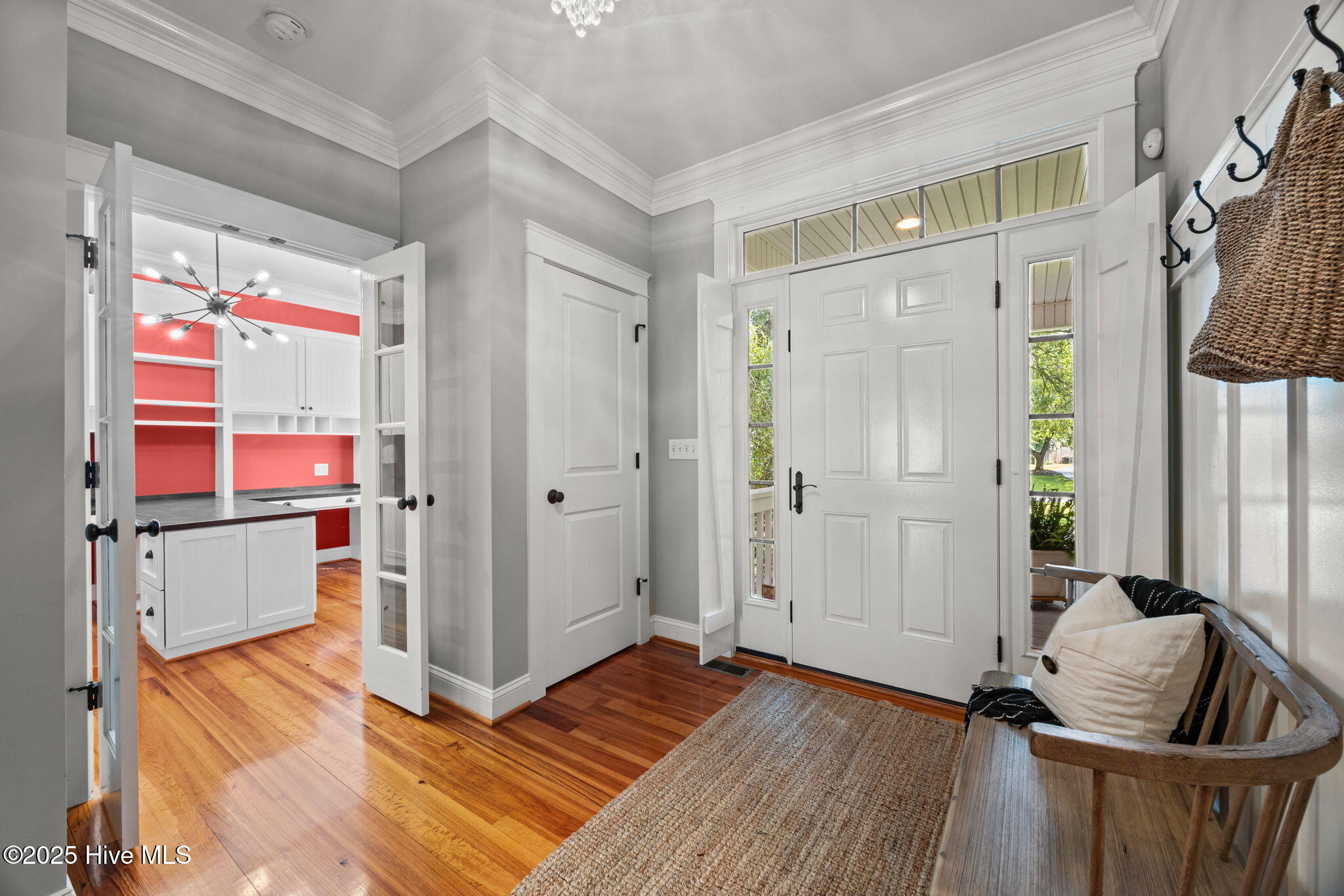 100518834 | Photo 27