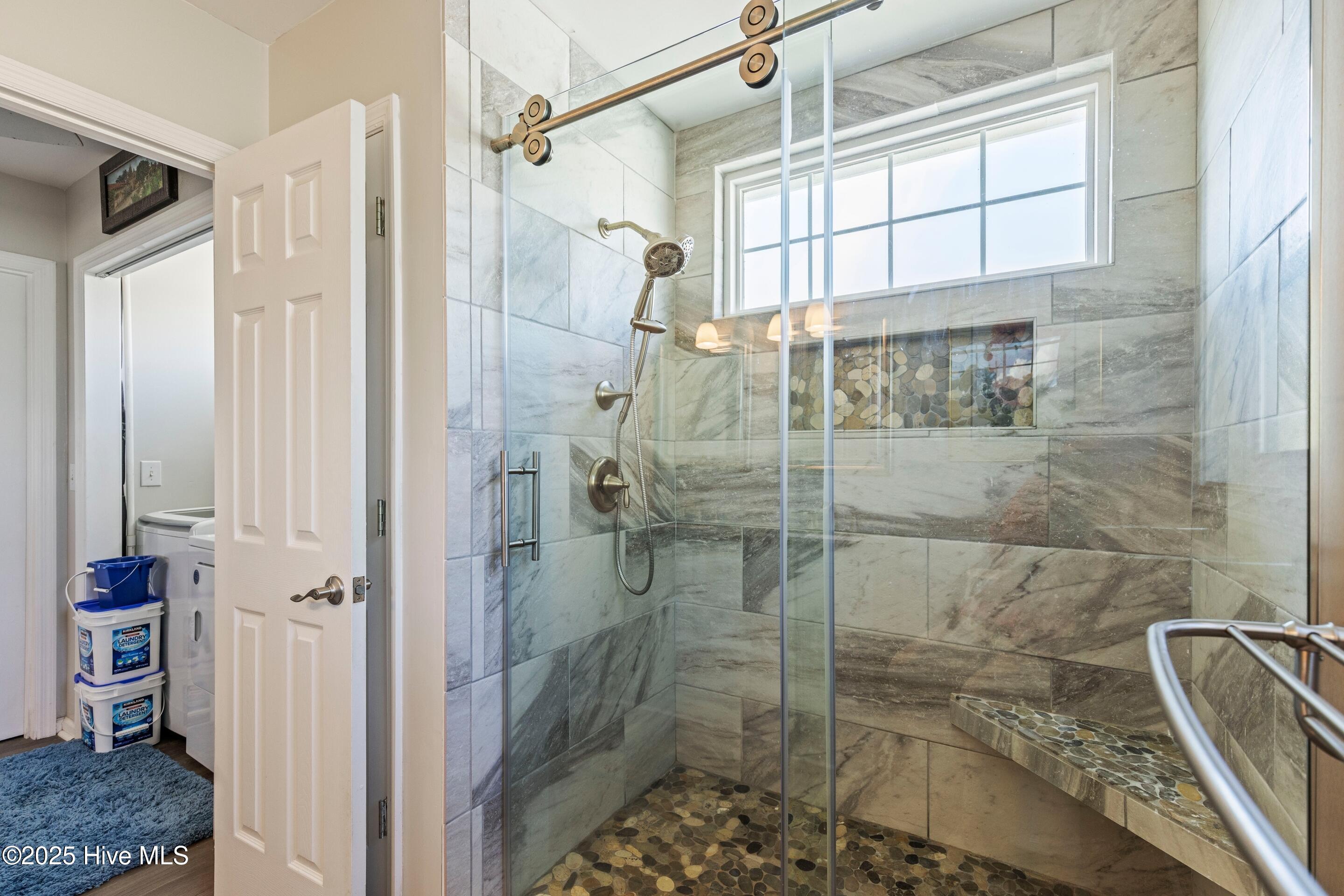 100533338 | Photo 32