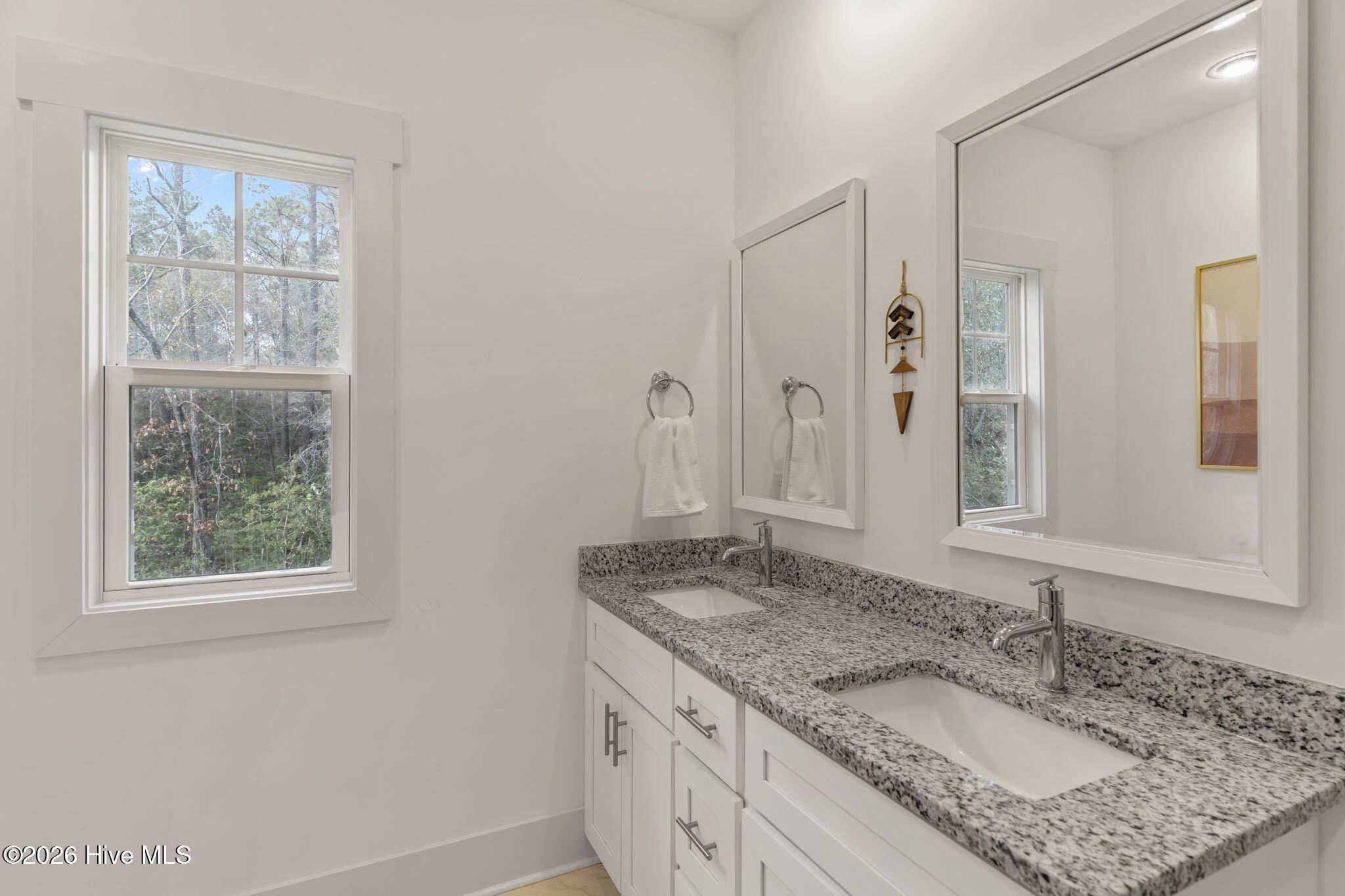 100562426 | Photo 24