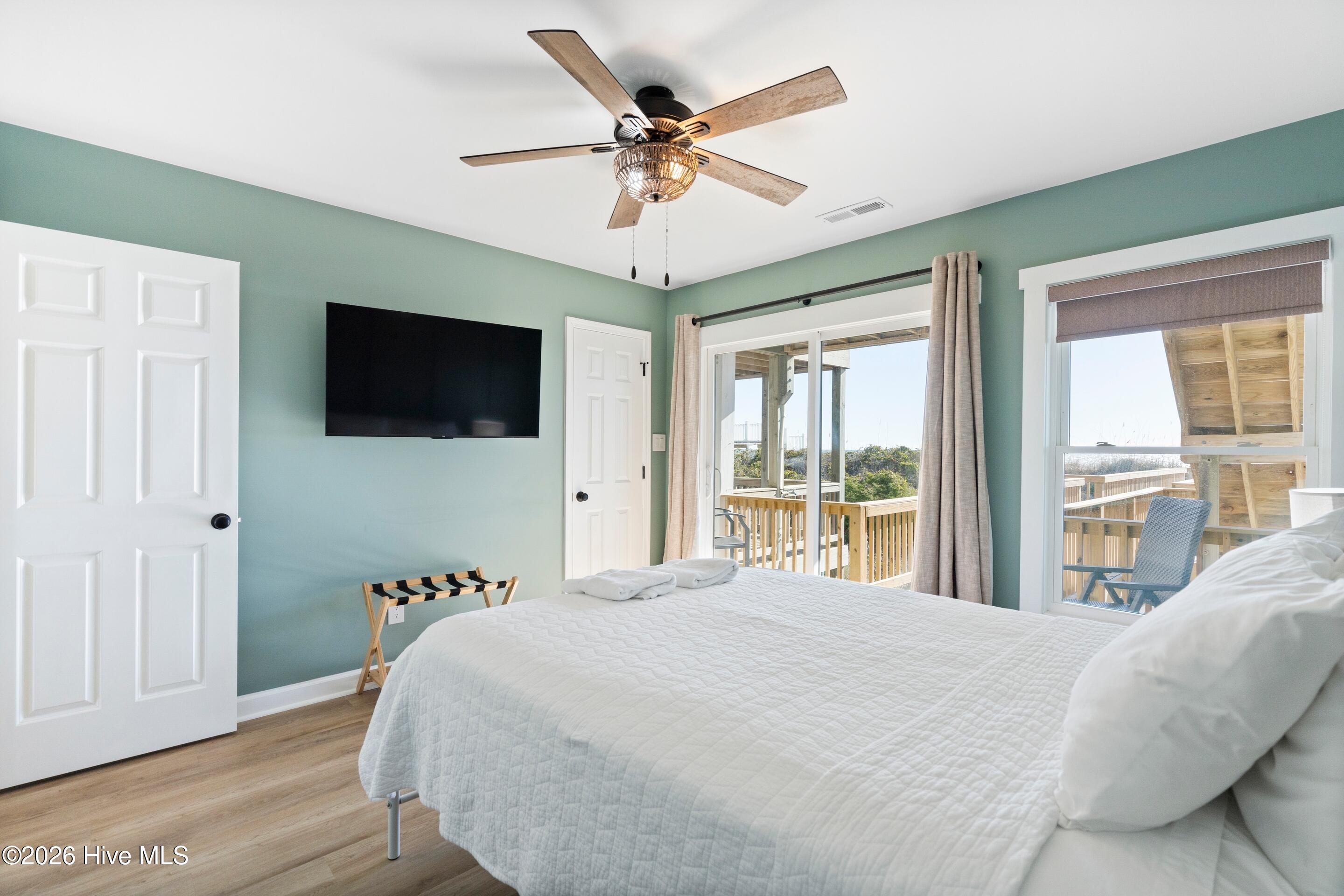 100547634 | Photo 24