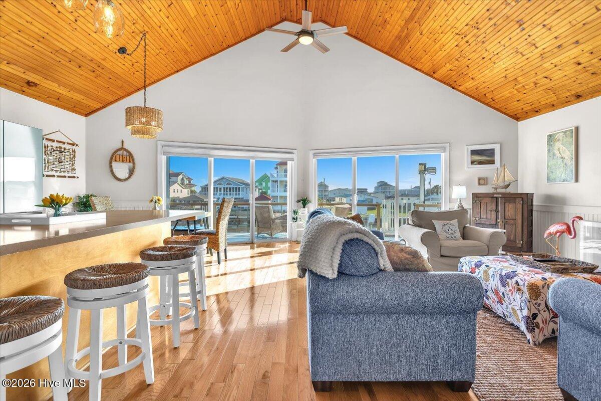 100559850 | Photo 17