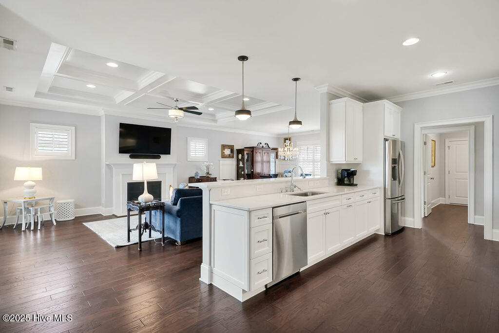 100535005 | Photo 15