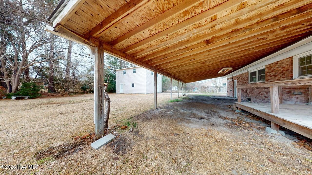 100557850 | Photo 21