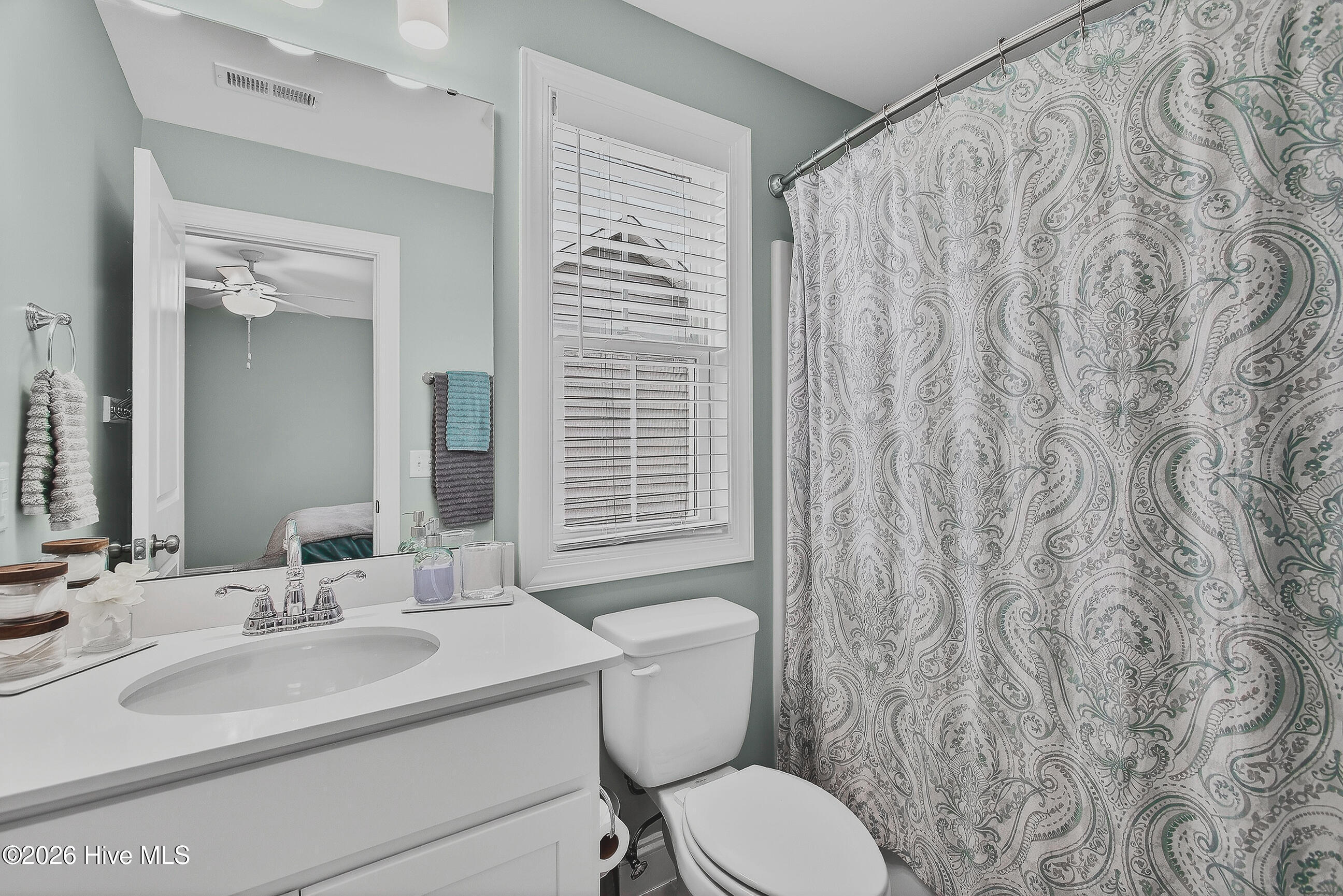 100563505 | Photo 33