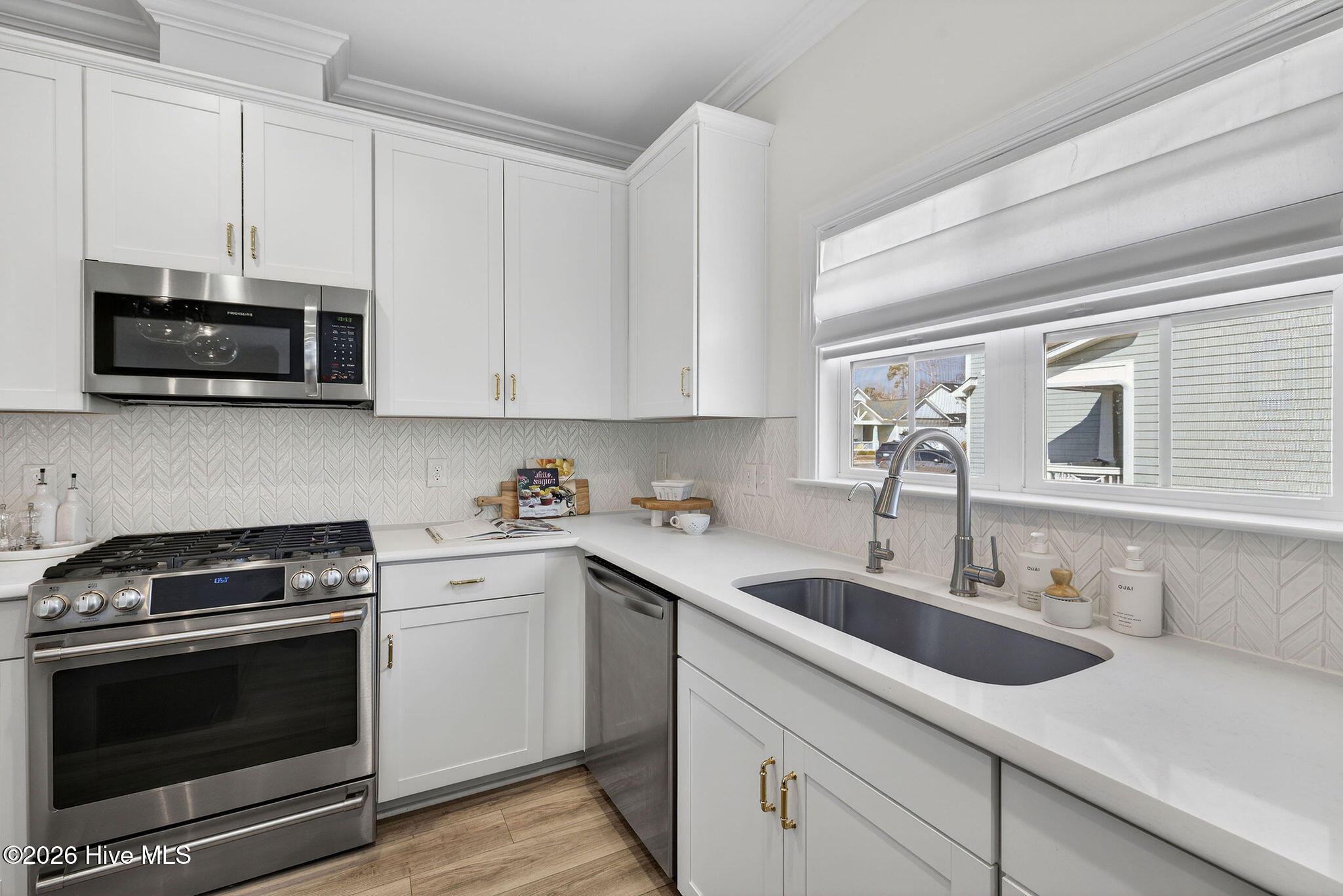 100558378 | Photo 19