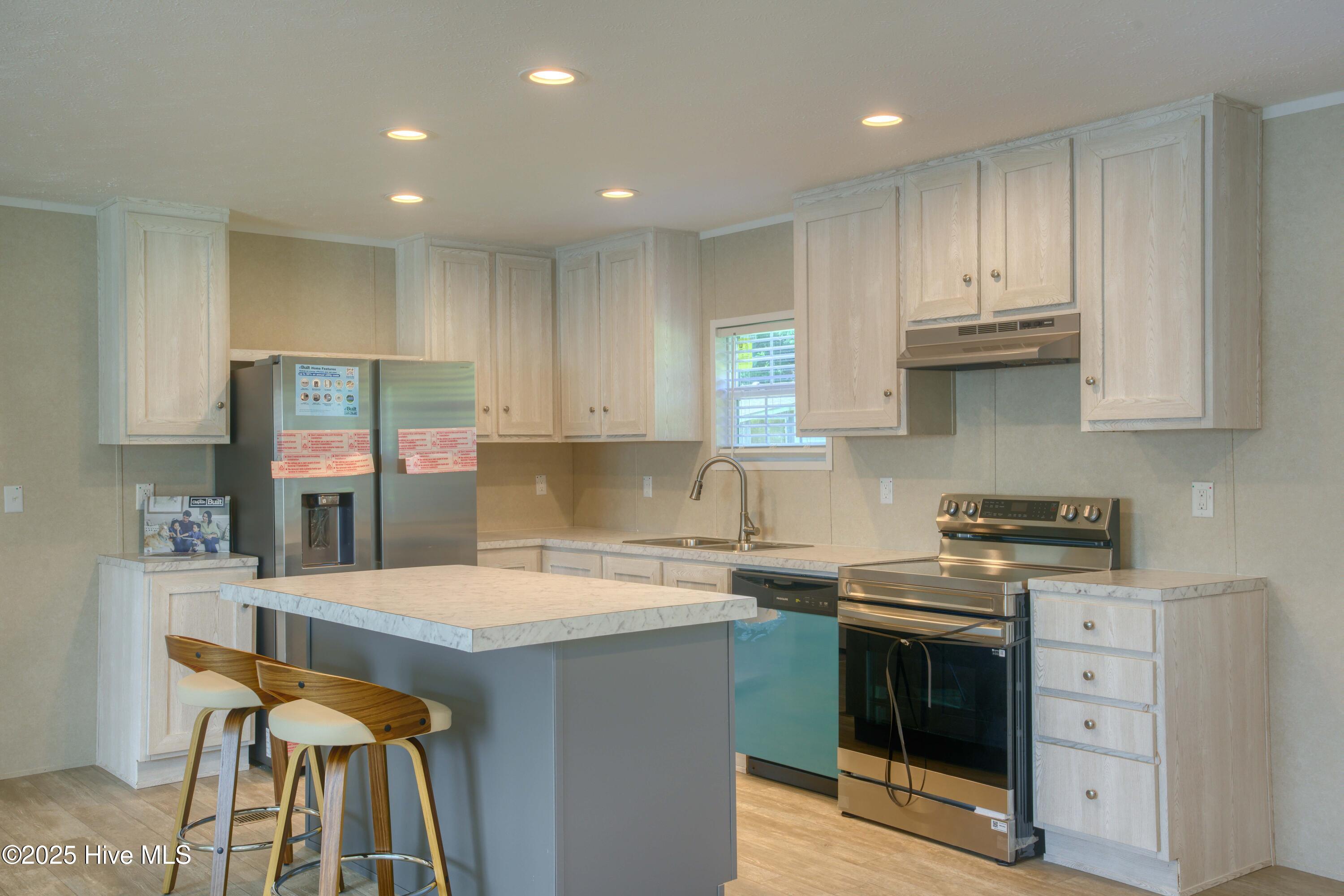 100528451 | Photo 13