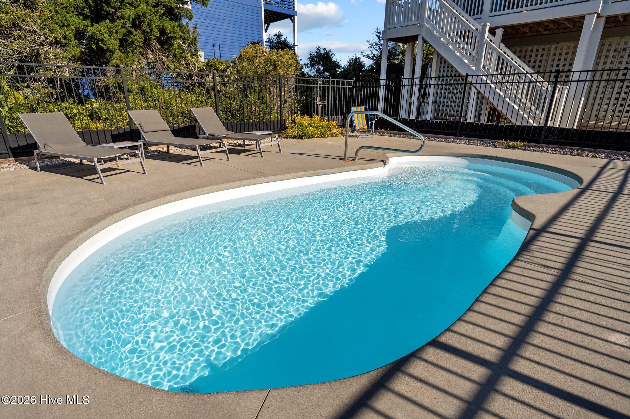 100548850 | Photo 46