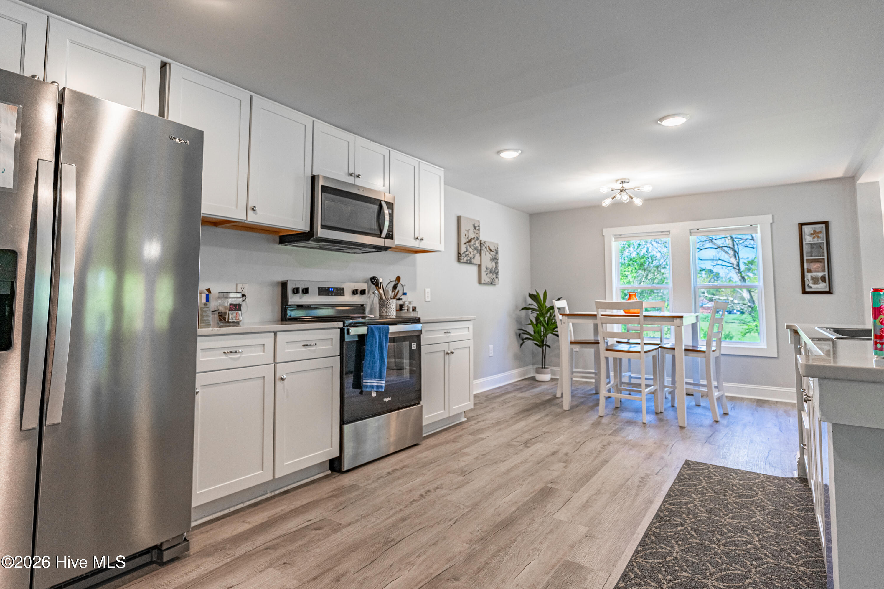 100563568 | Photo 12