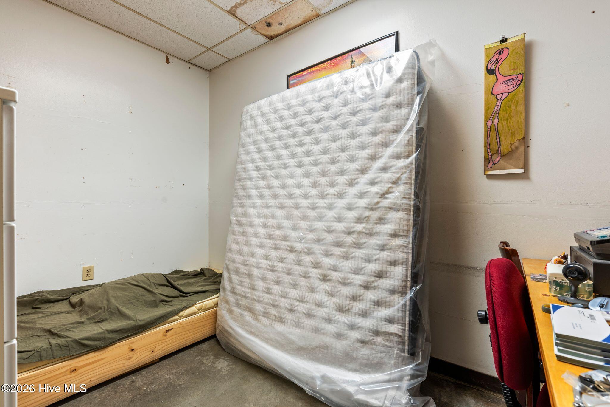 100550441 | Photo 47