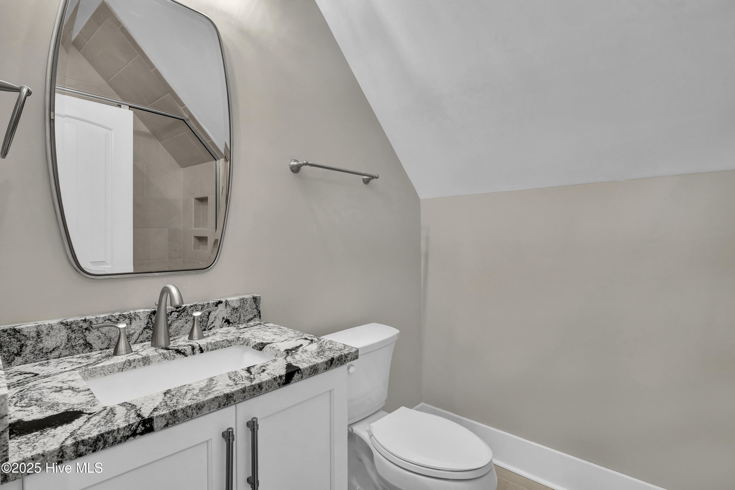 100531256 | Photo 25