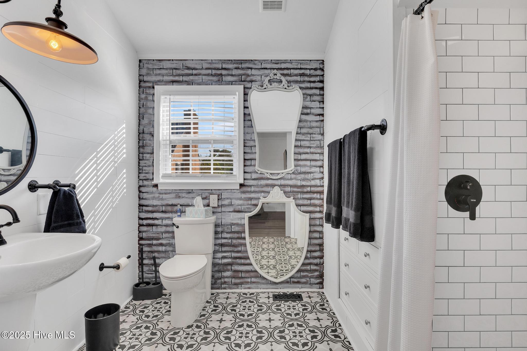 100527249 | Photo 58