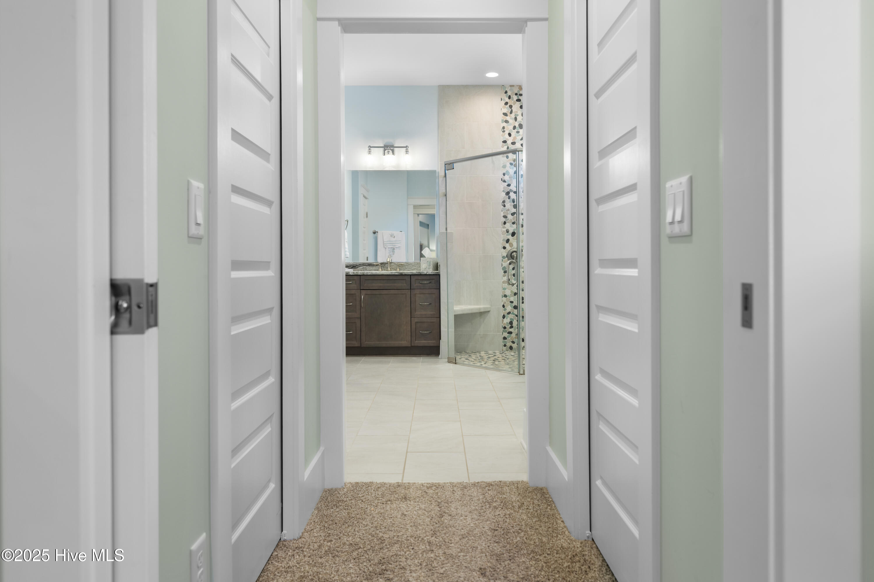 100494528 | Photo 39