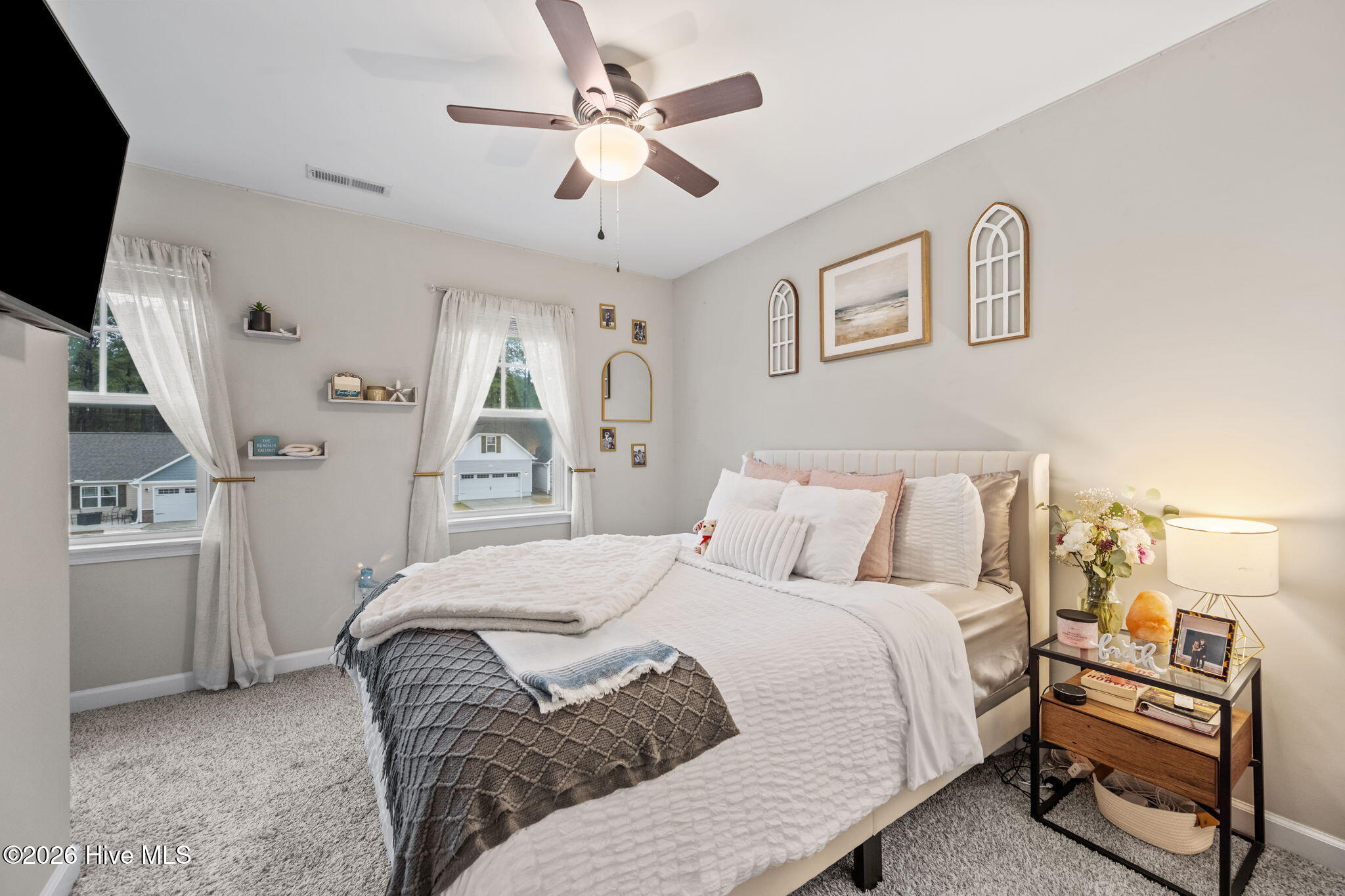 100558417 | Photo 24