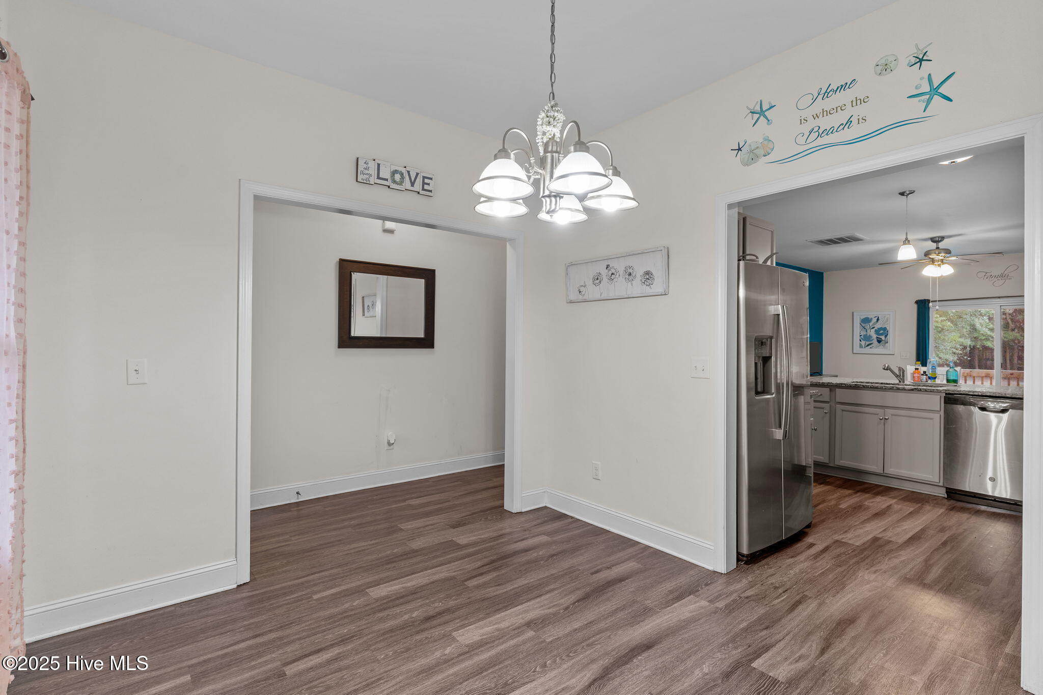 100537079 | Photo 10