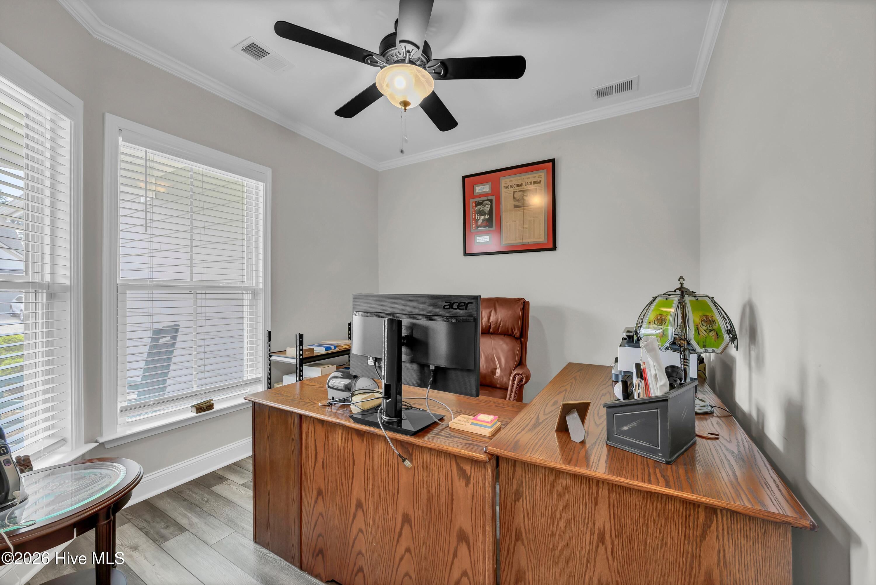 100561107 | Photo 20