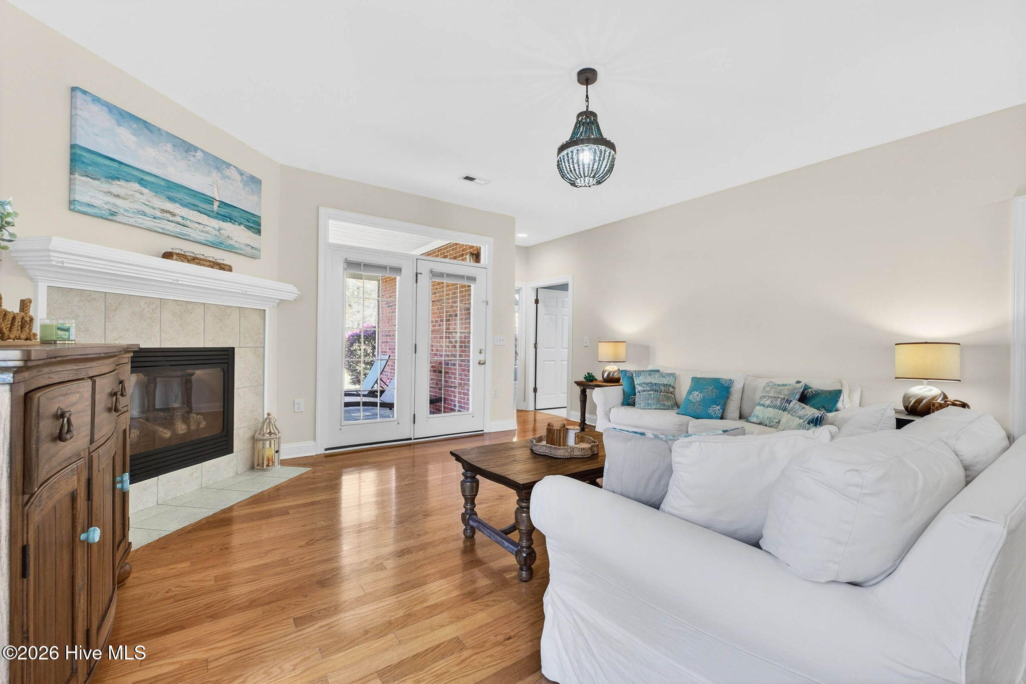 100566097 | Photo 15