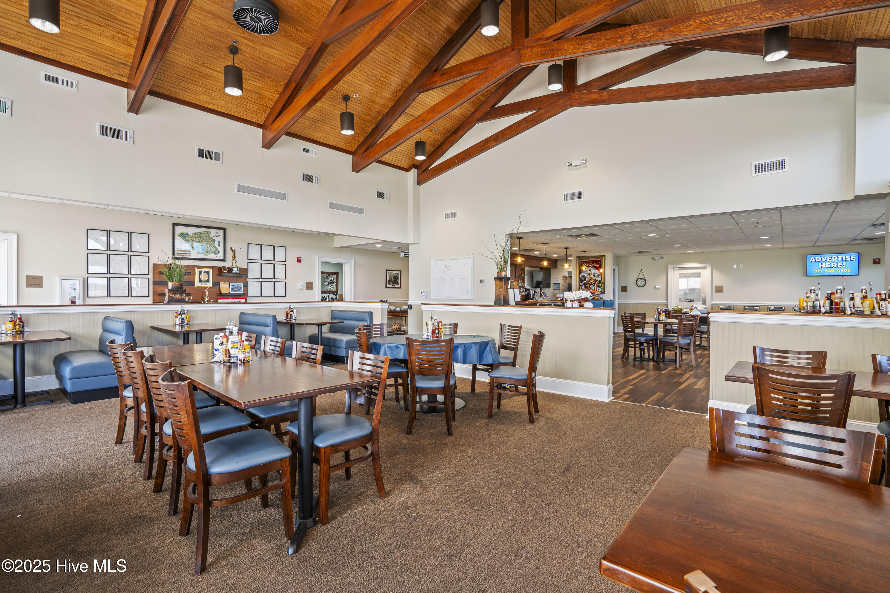 100545340 | Photo 32