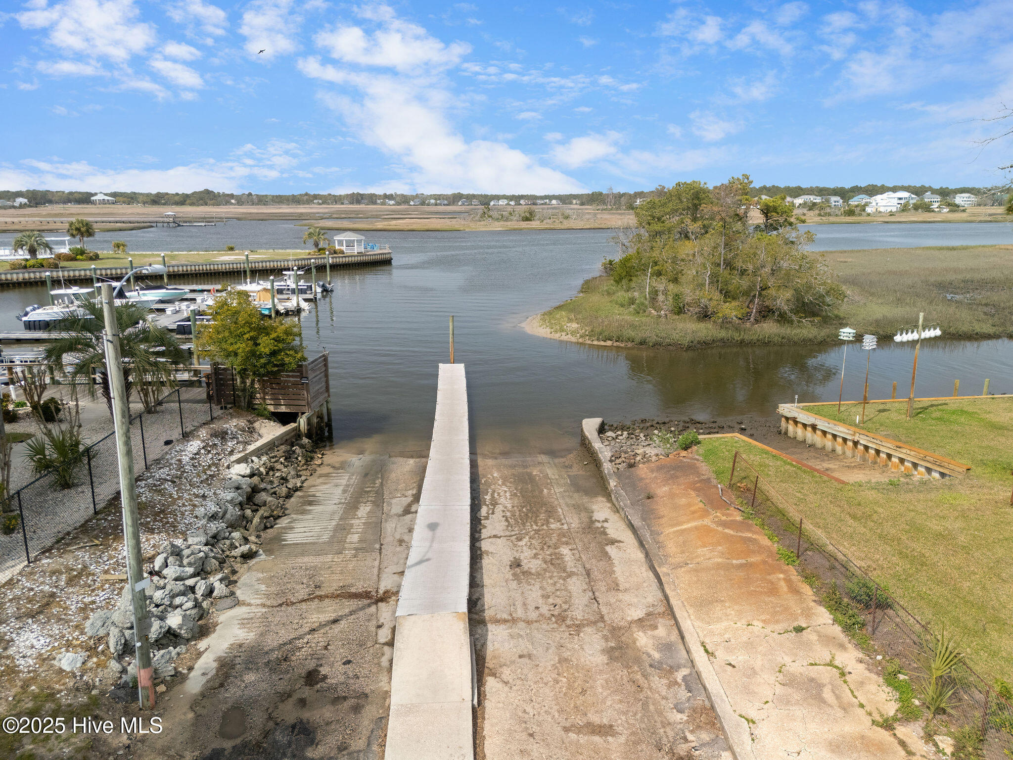 100538063 | Photo 92