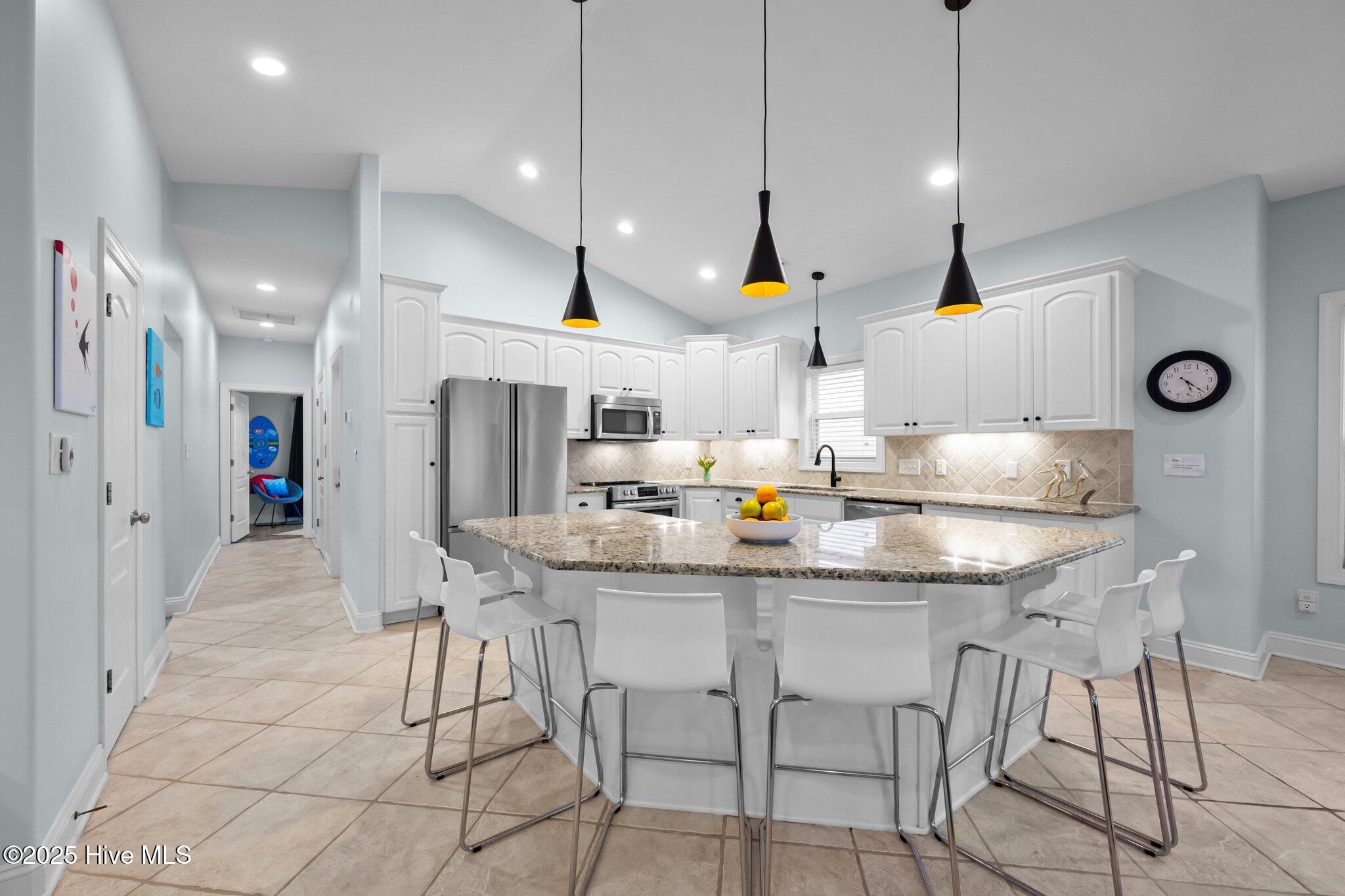 100531222 | Photo 27