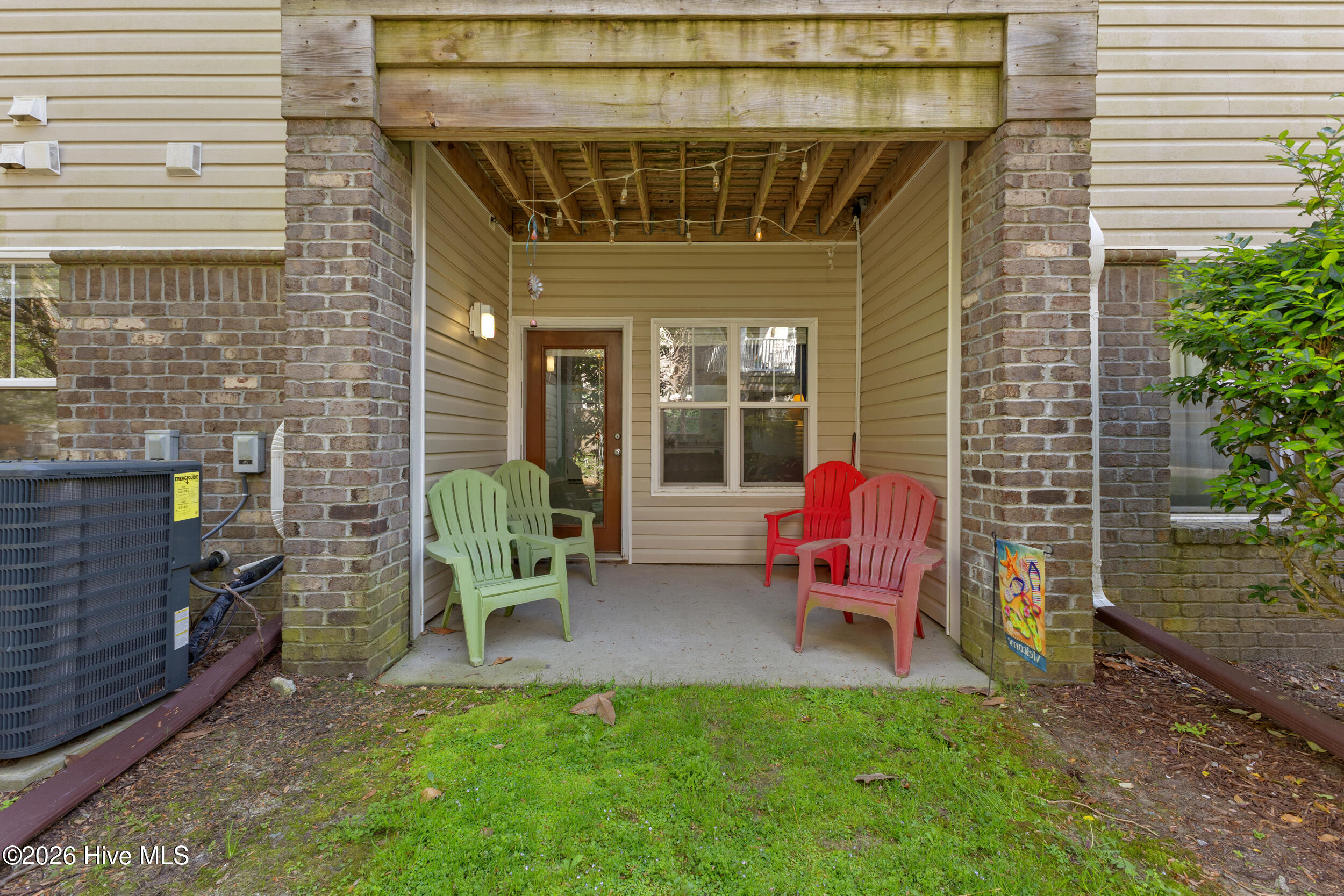 100567739 | Photo 15