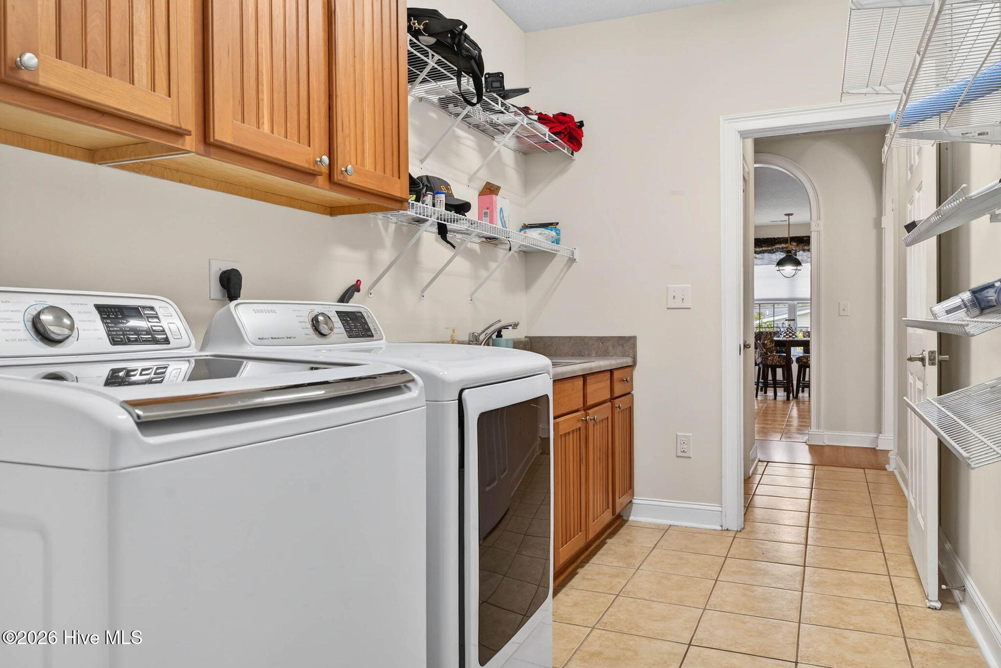 100556471 | Photo 33