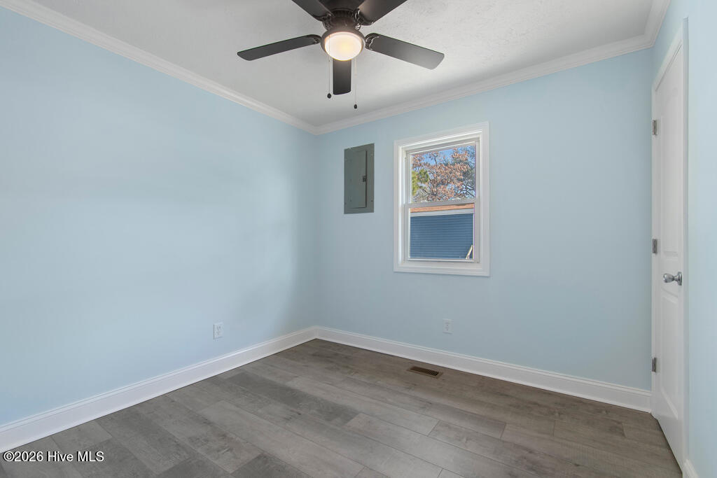 100555912 | Photo 11