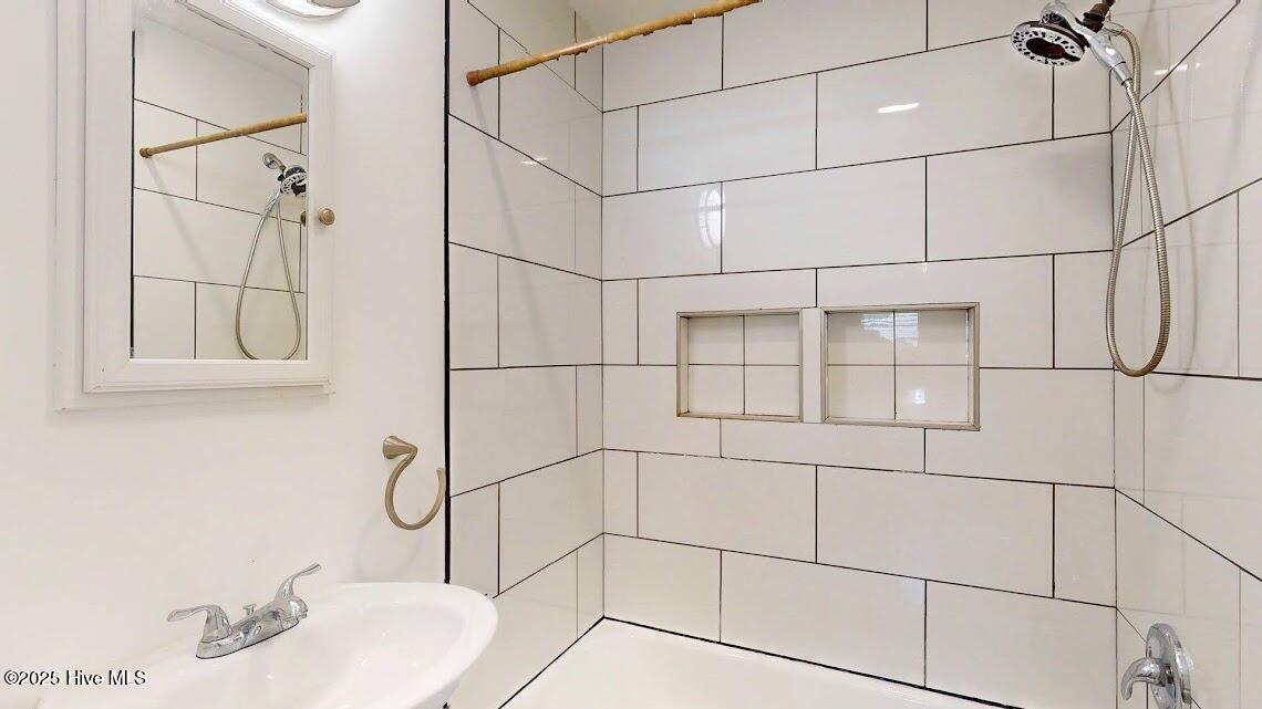 100540630 | Photo 16