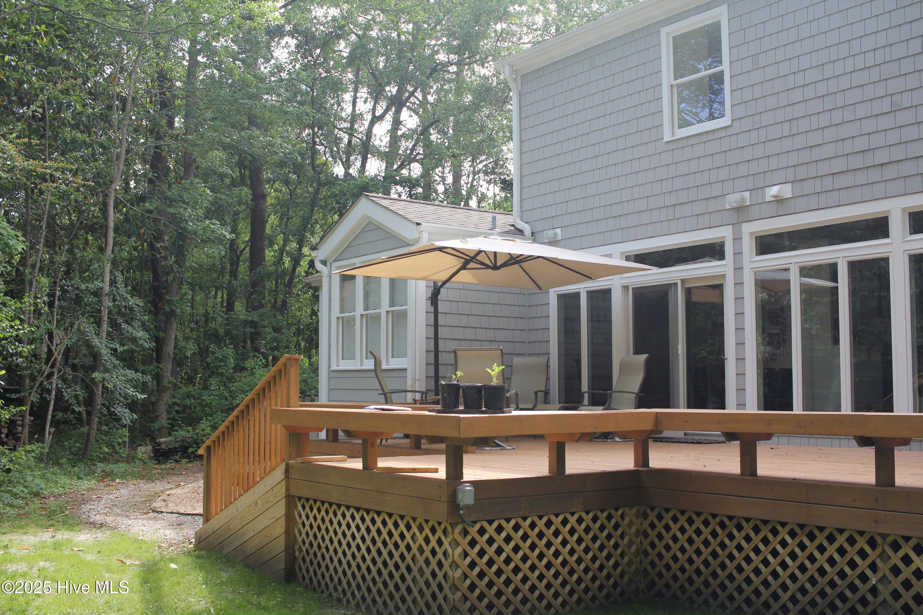 100571683 | Photo 38