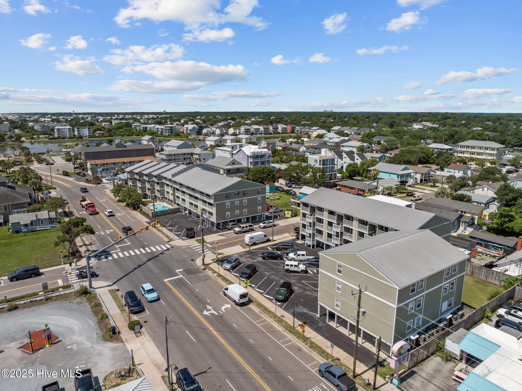 100519120 | Photo 32