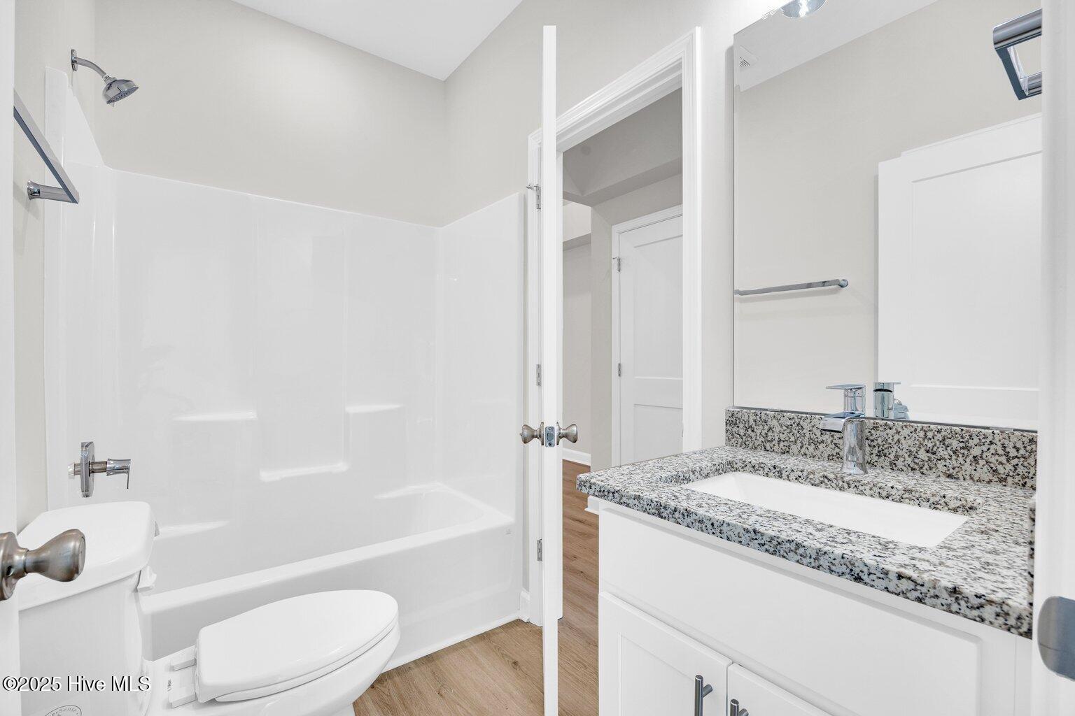 100510662 | Photo 14