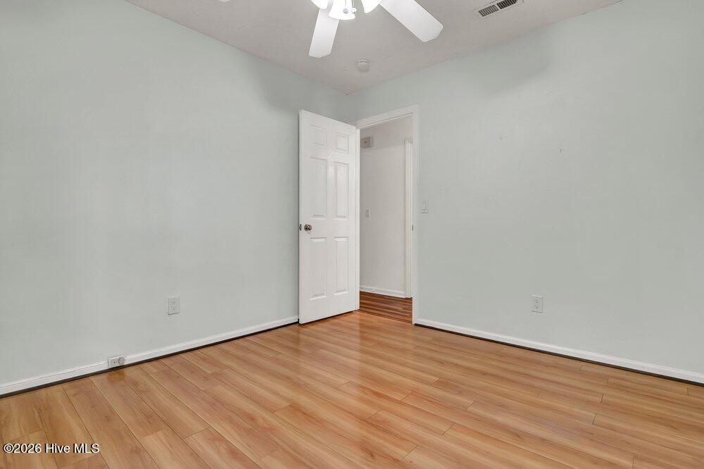 100550495 | Photo 14