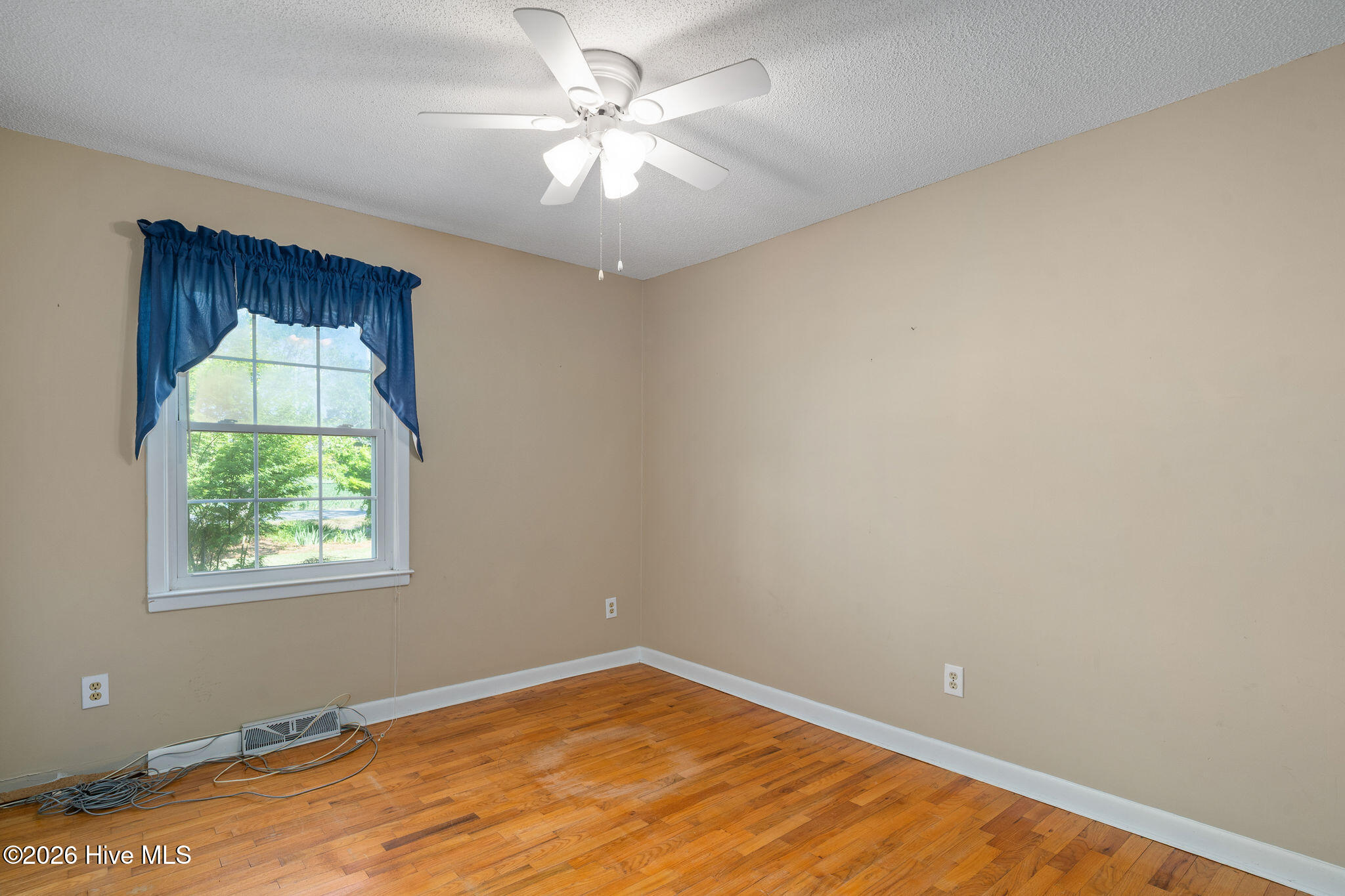 100568414 | Photo 21