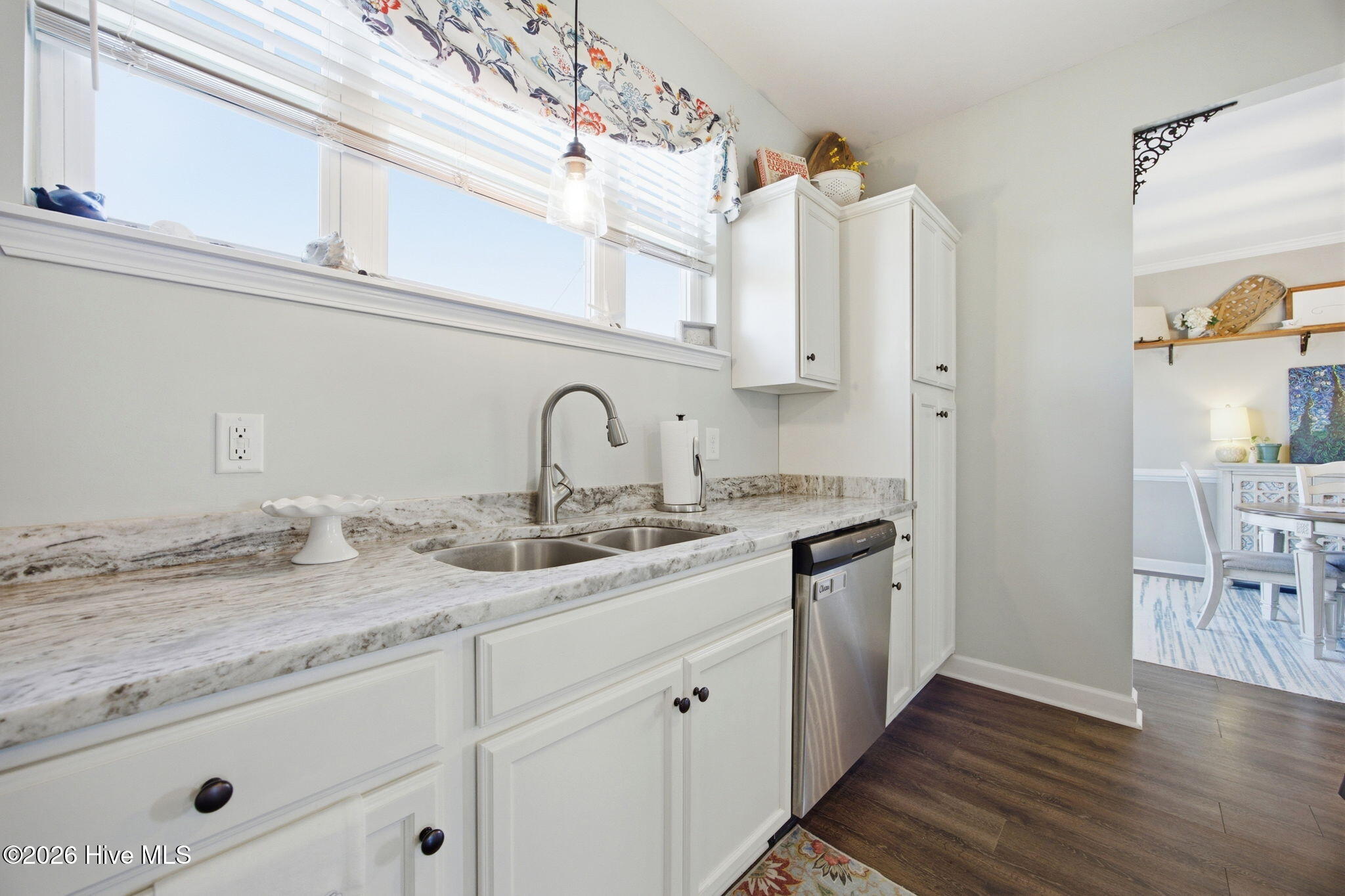 100570576 | Photo 10