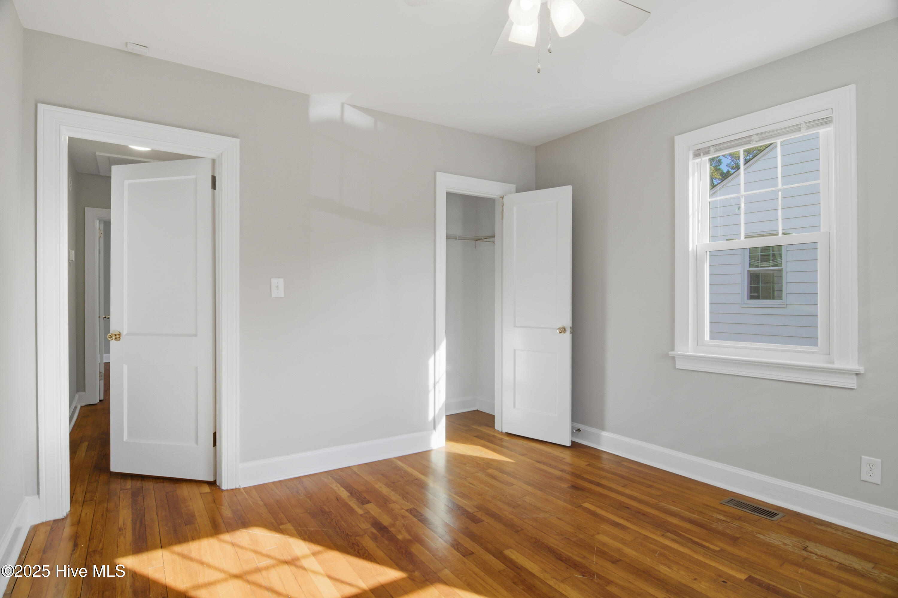 100546851 | Photo 16