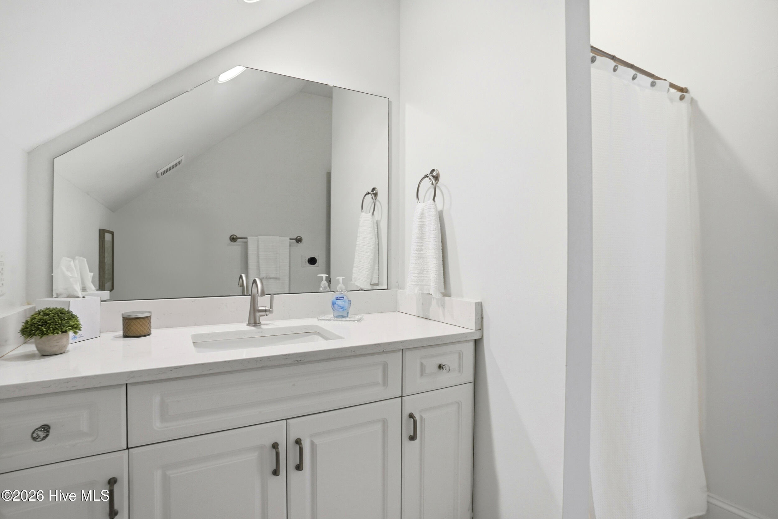 100551601 | Photo 35